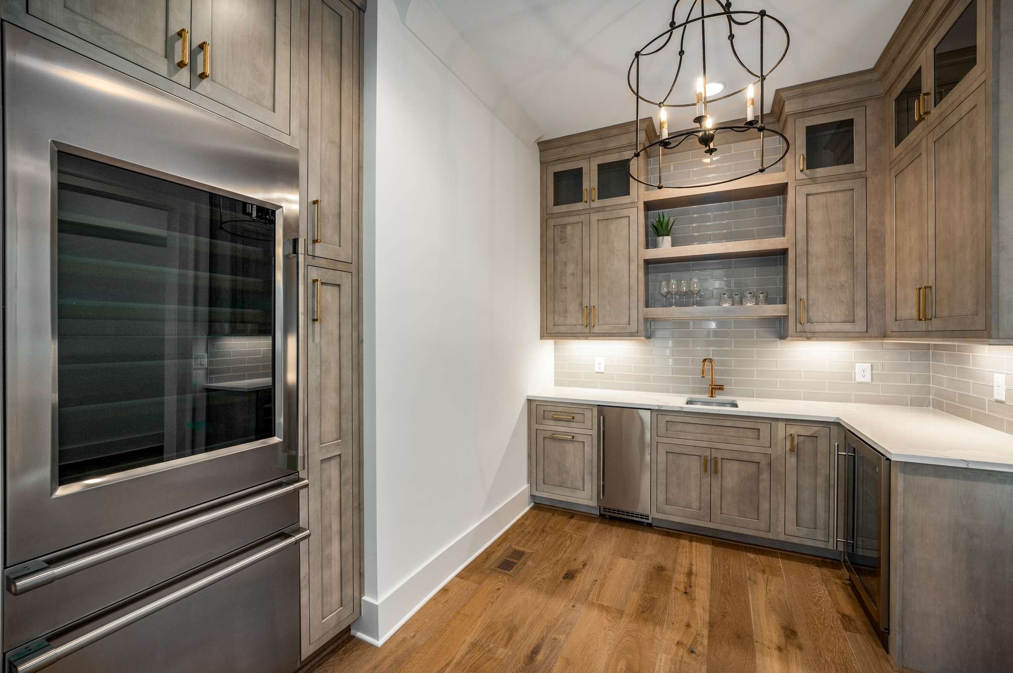 899 Van Leer Dr