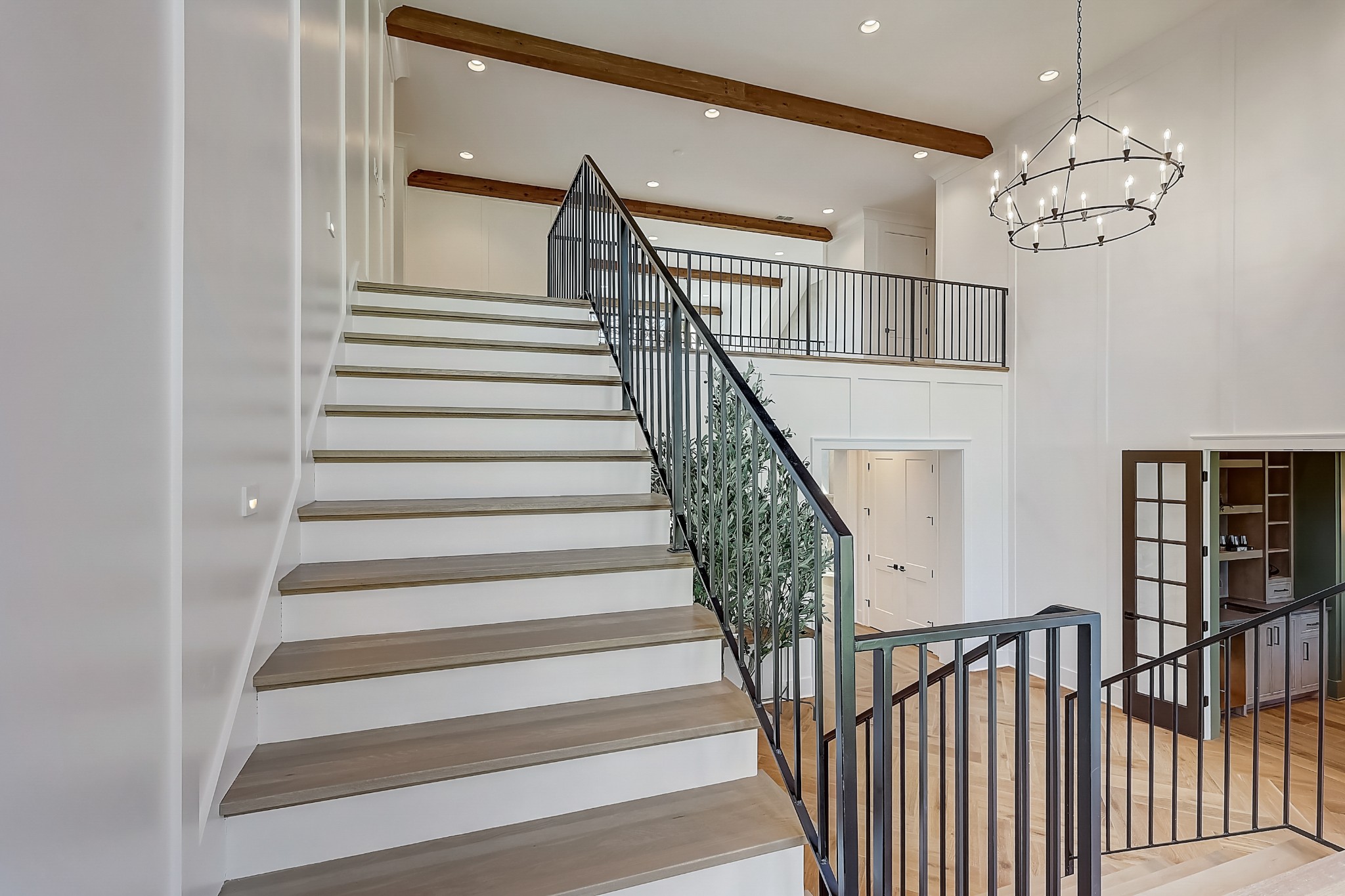 899 Van Leer Dr