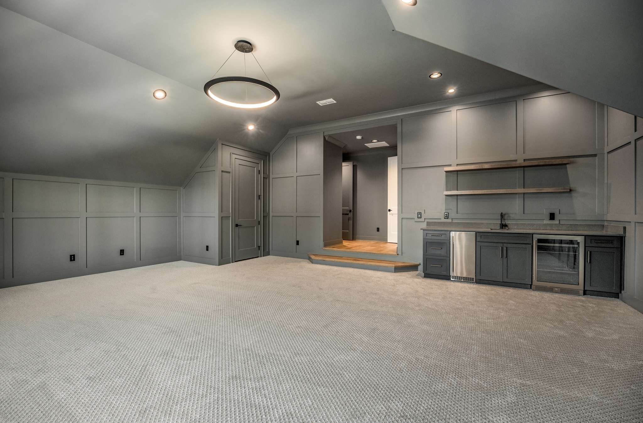 899 Van Leer Dr