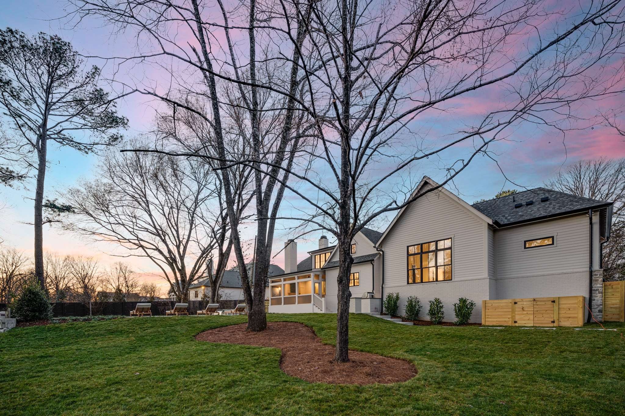 899 Van Leer Dr