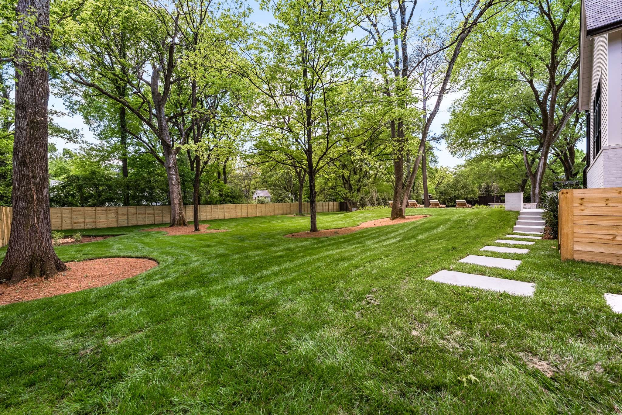 899 Van Leer Dr