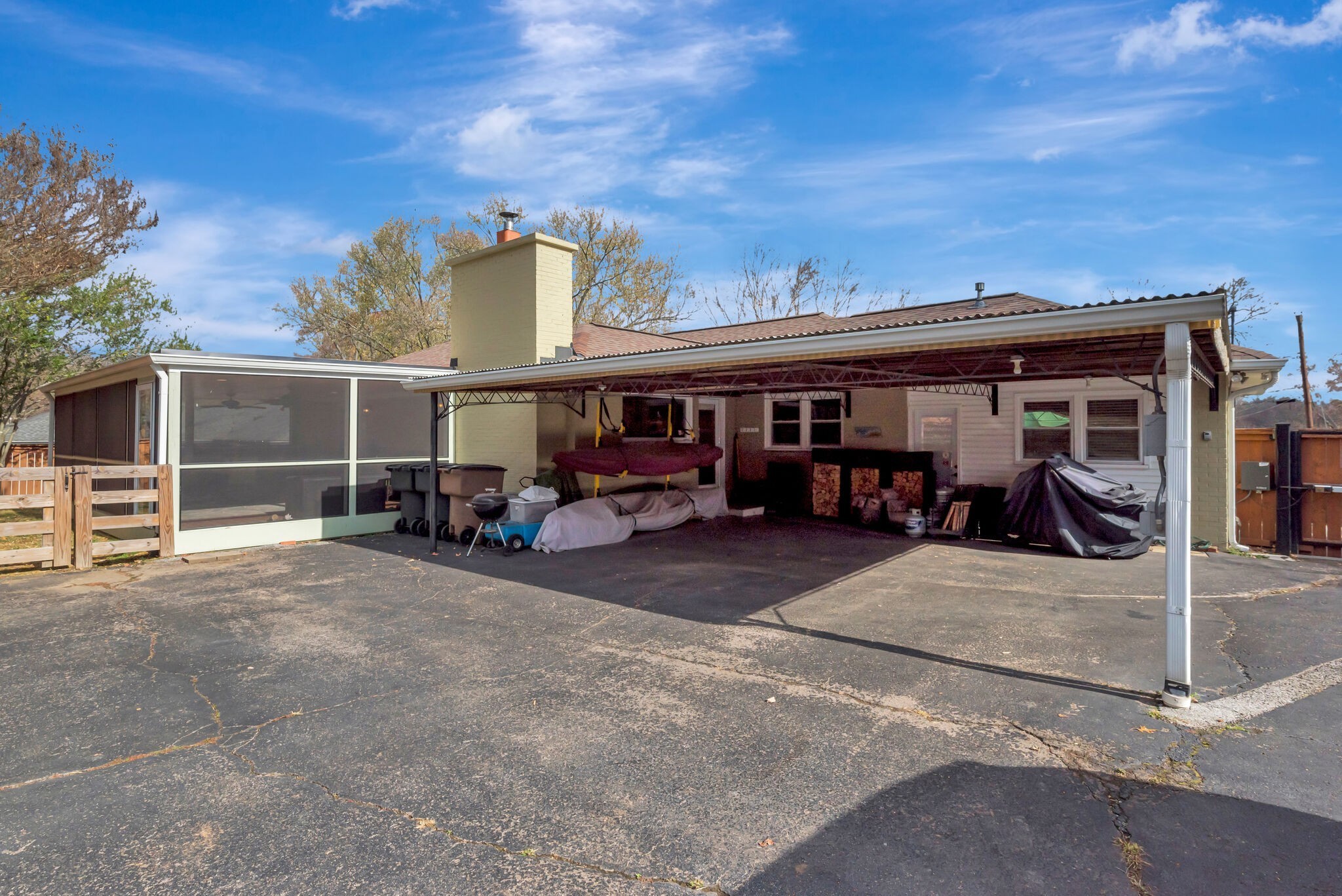 5217 Smartt Dr