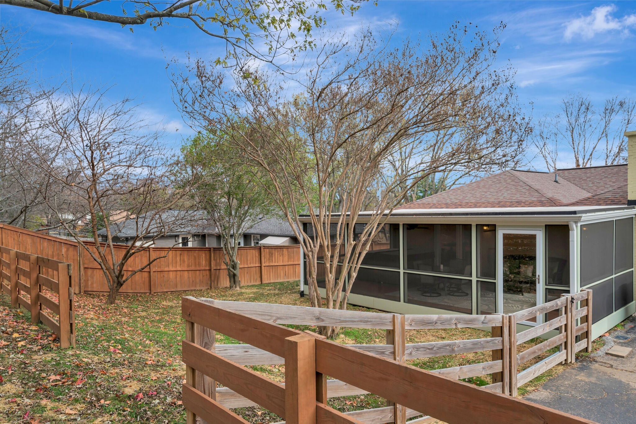 5217 Smartt Dr