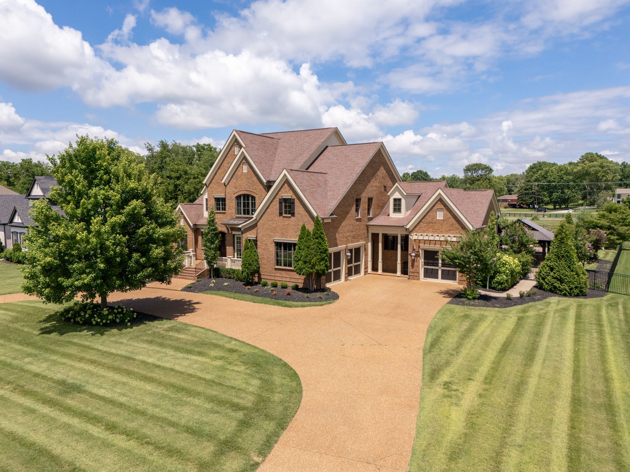 814 Pine Terrace Dr