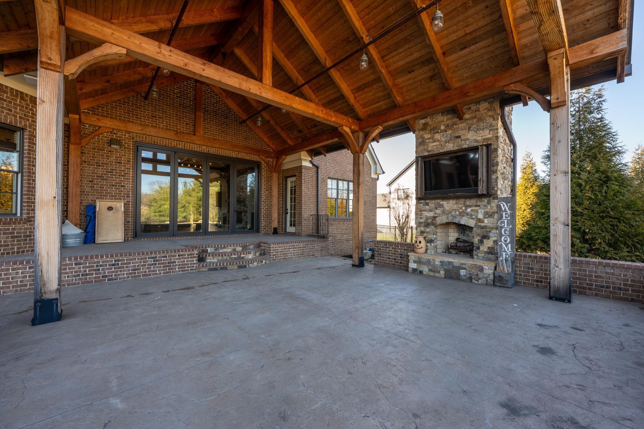 814 Pine Terrace Dr