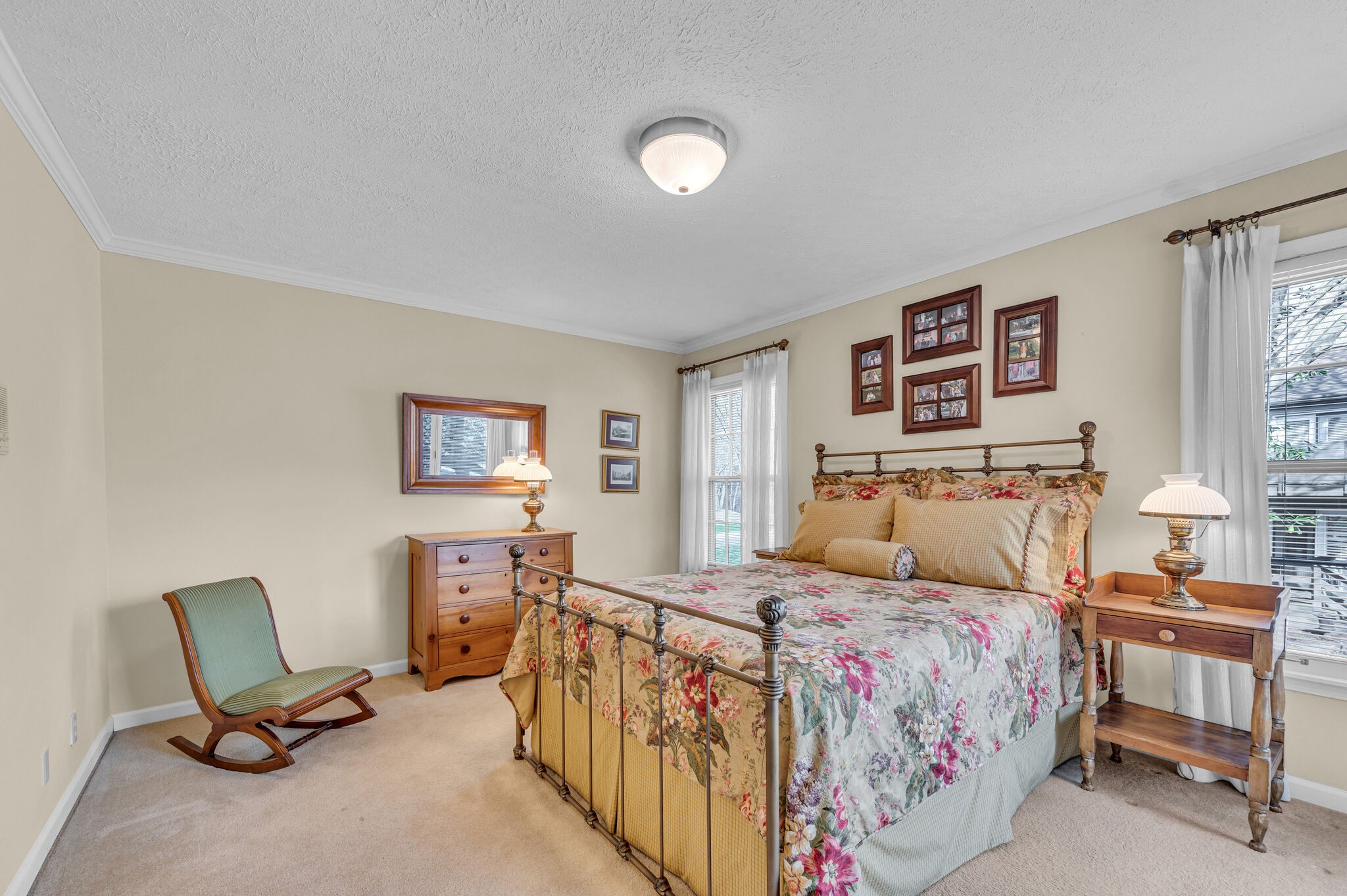 101 Hearthstone Manor Cir