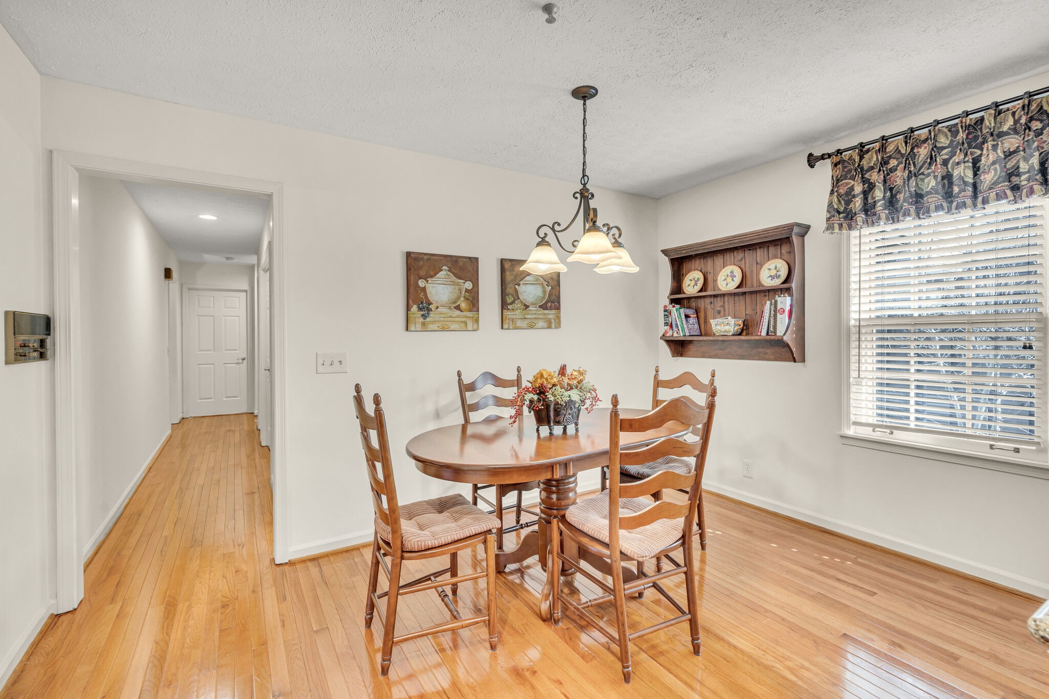 101 Hearthstone Manor Cir
