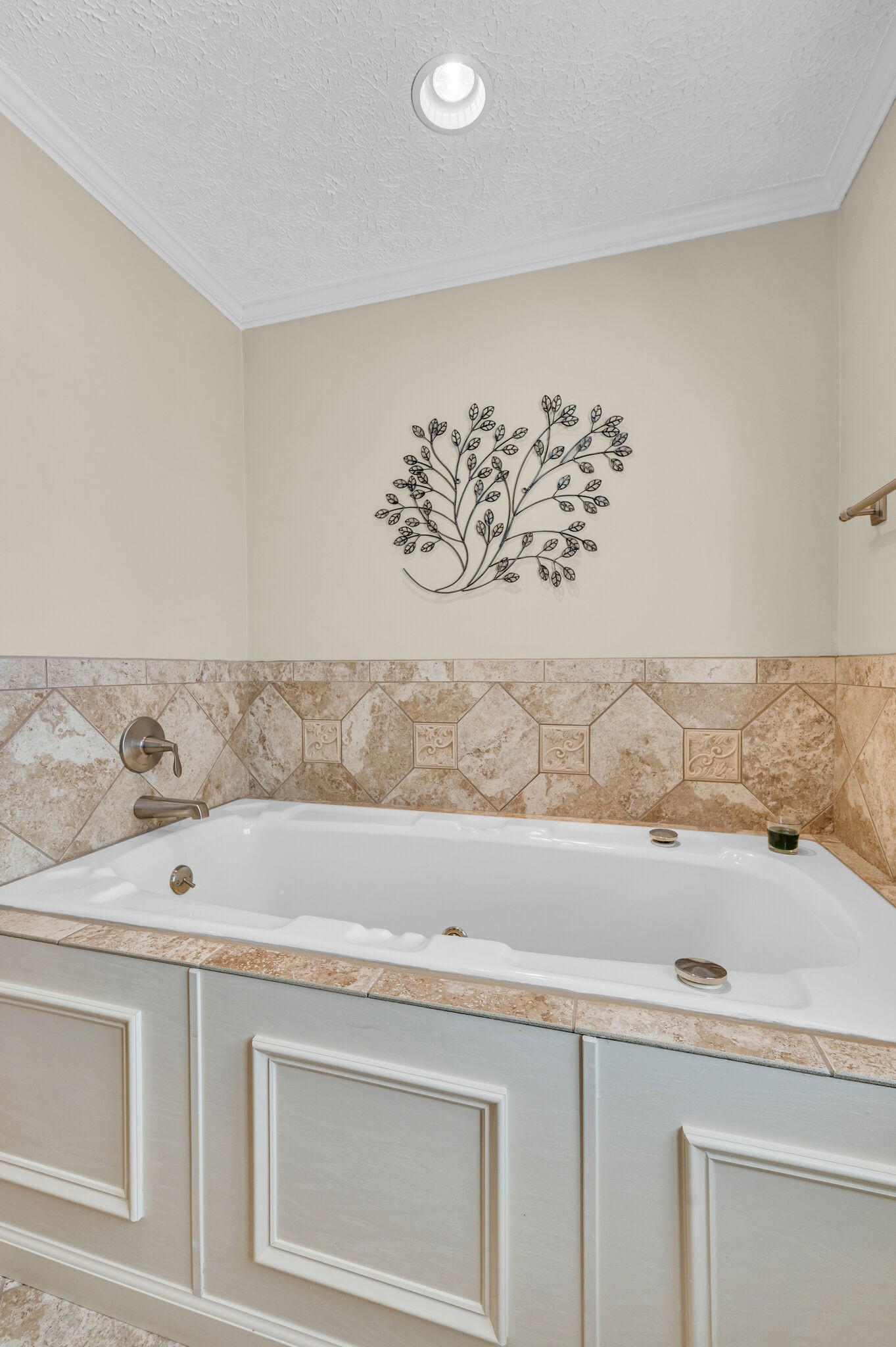 101 Hearthstone Manor Cir