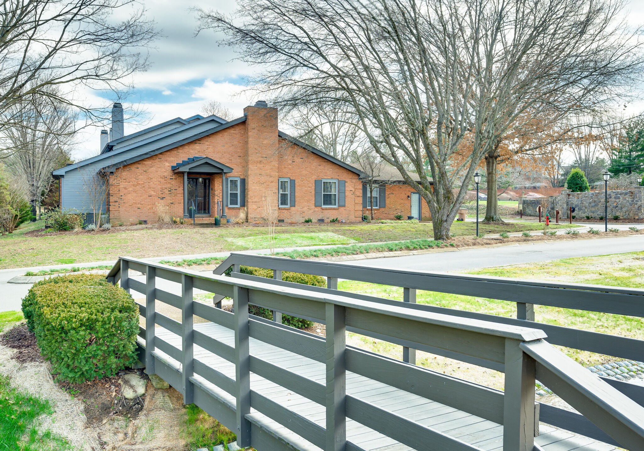 101 Hearthstone Manor Cir