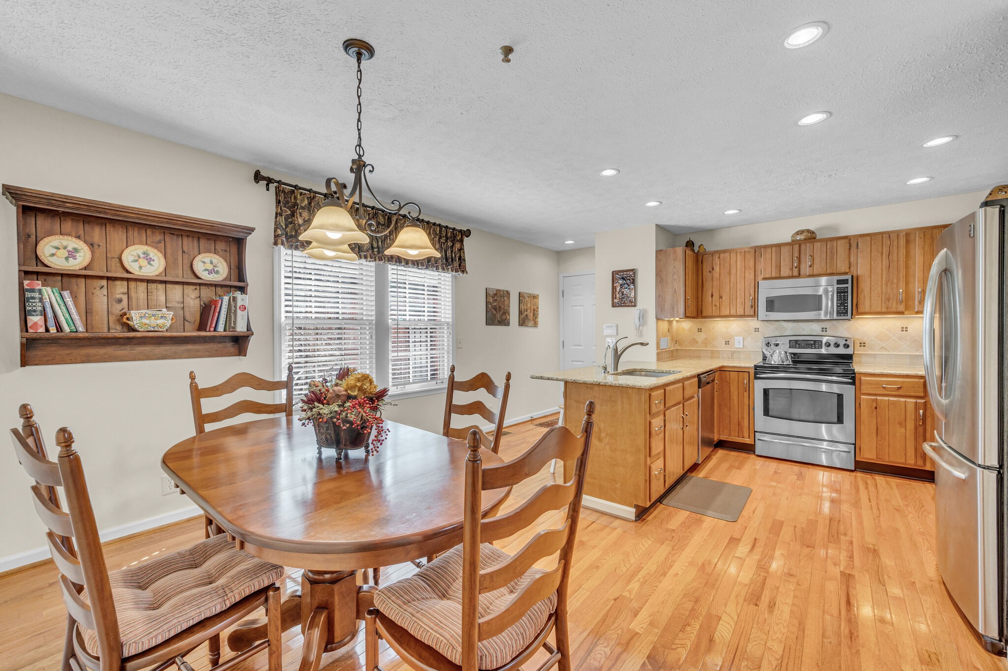 101 Hearthstone Manor Cir