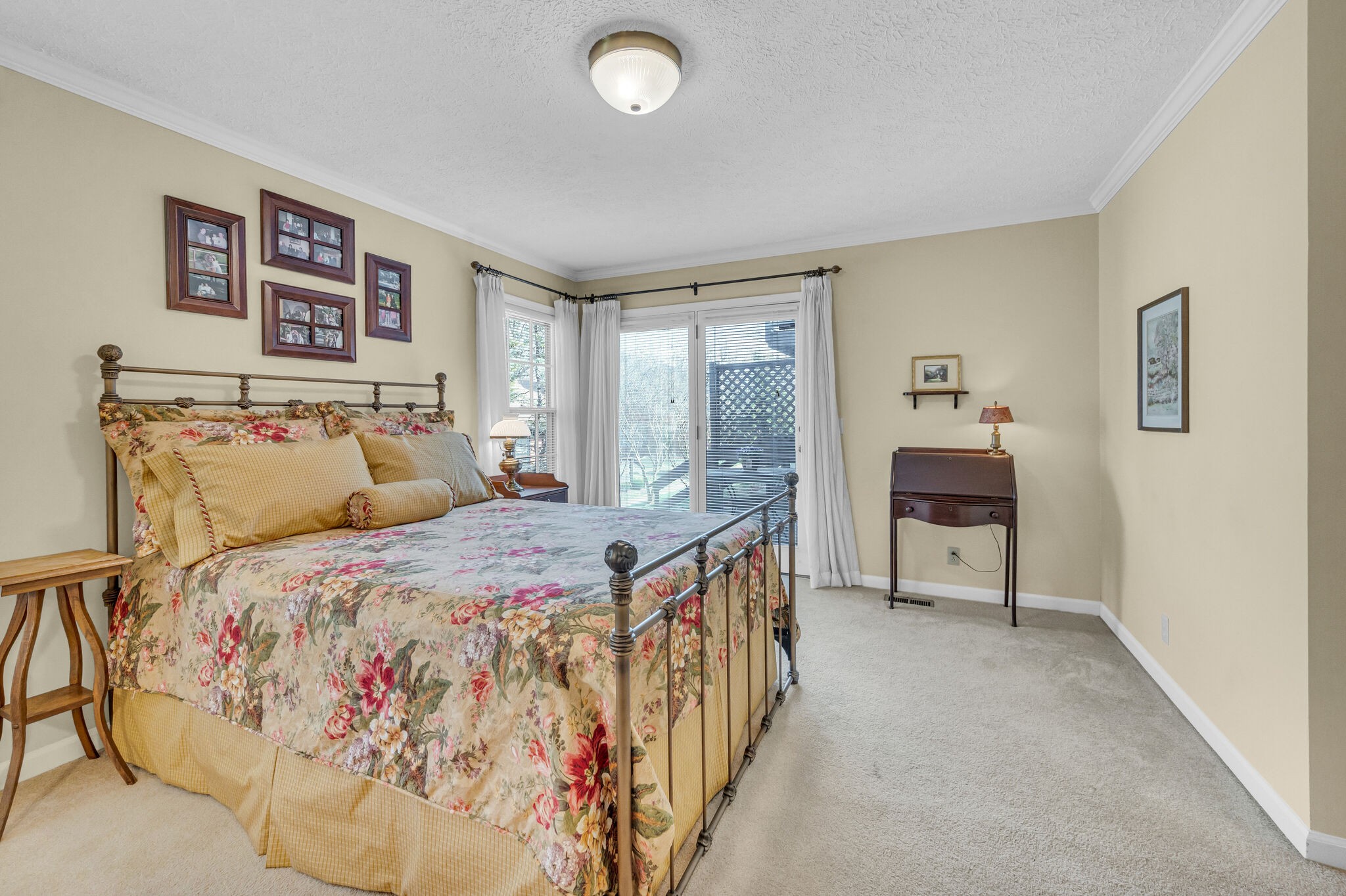 101 Hearthstone Manor Cir