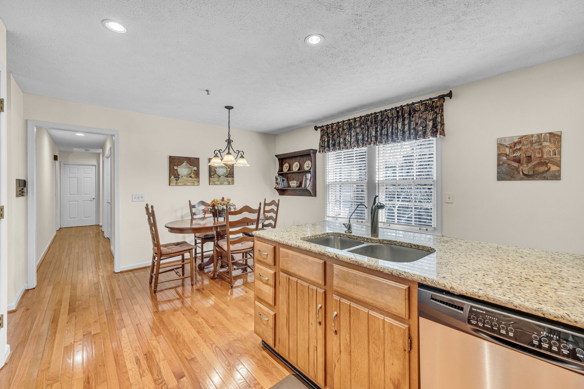 101 Hearthstone Manor Cir