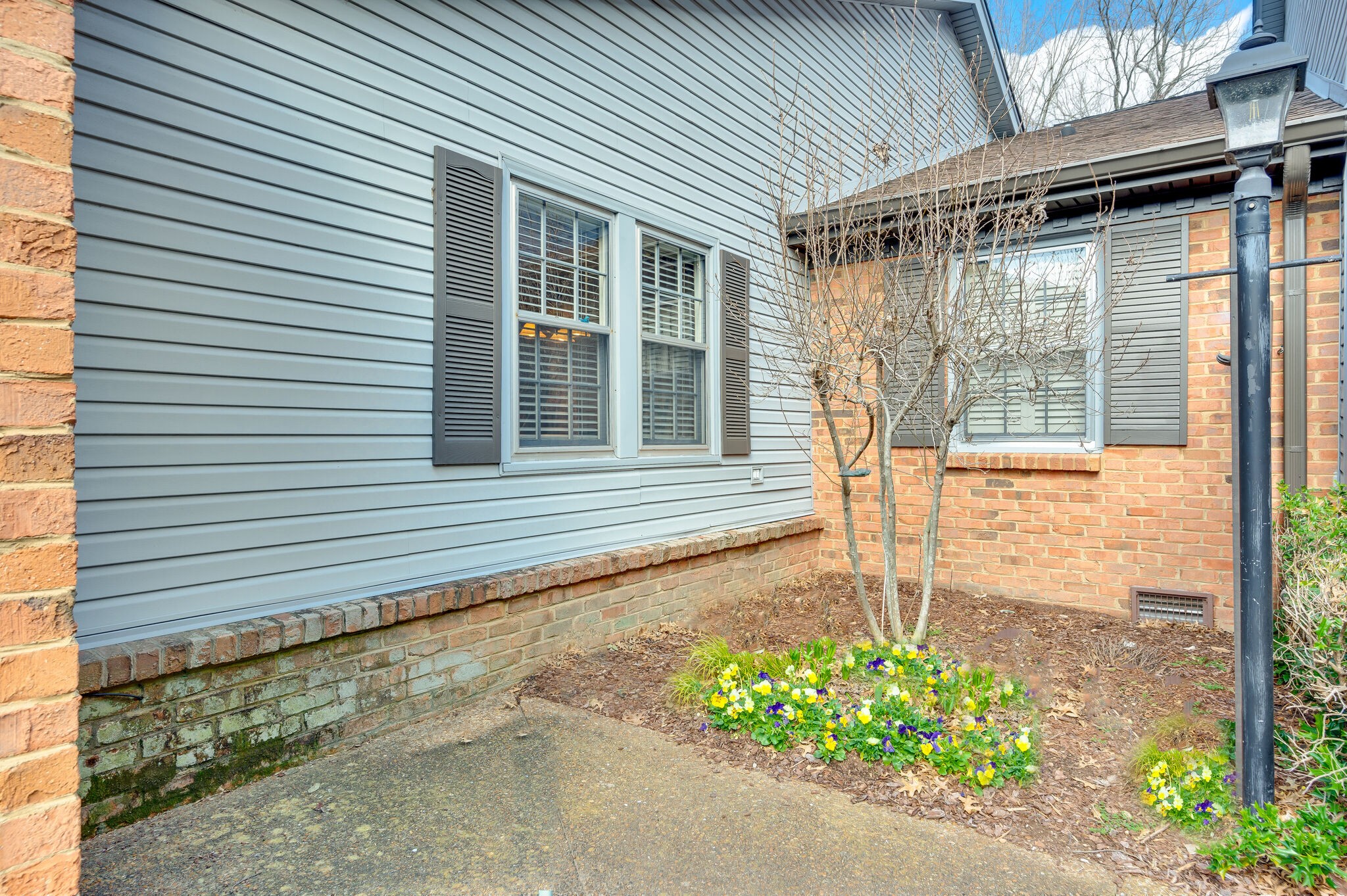 101 Hearthstone Manor Cir