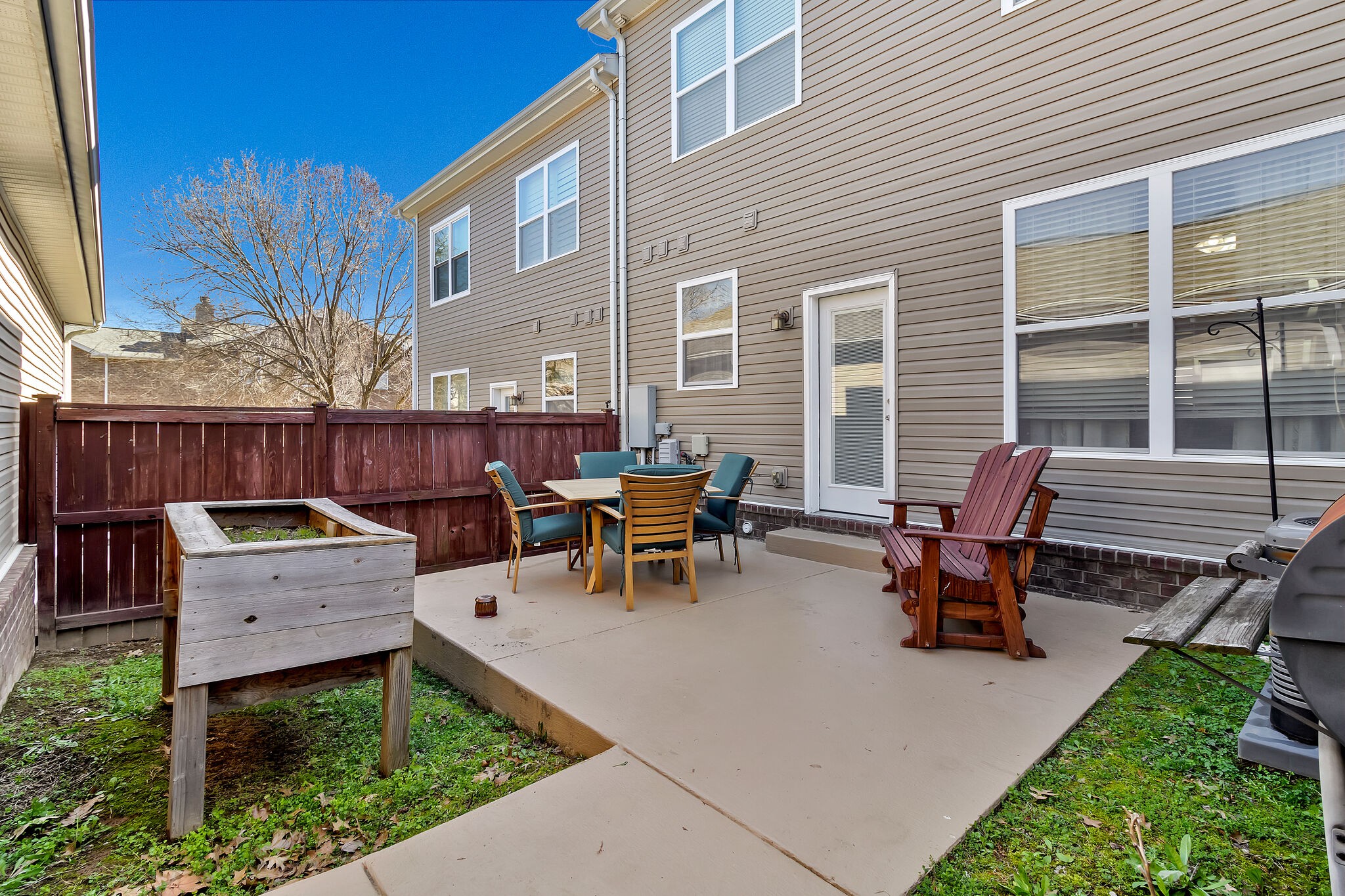 1072 Riverwood Village Blvd