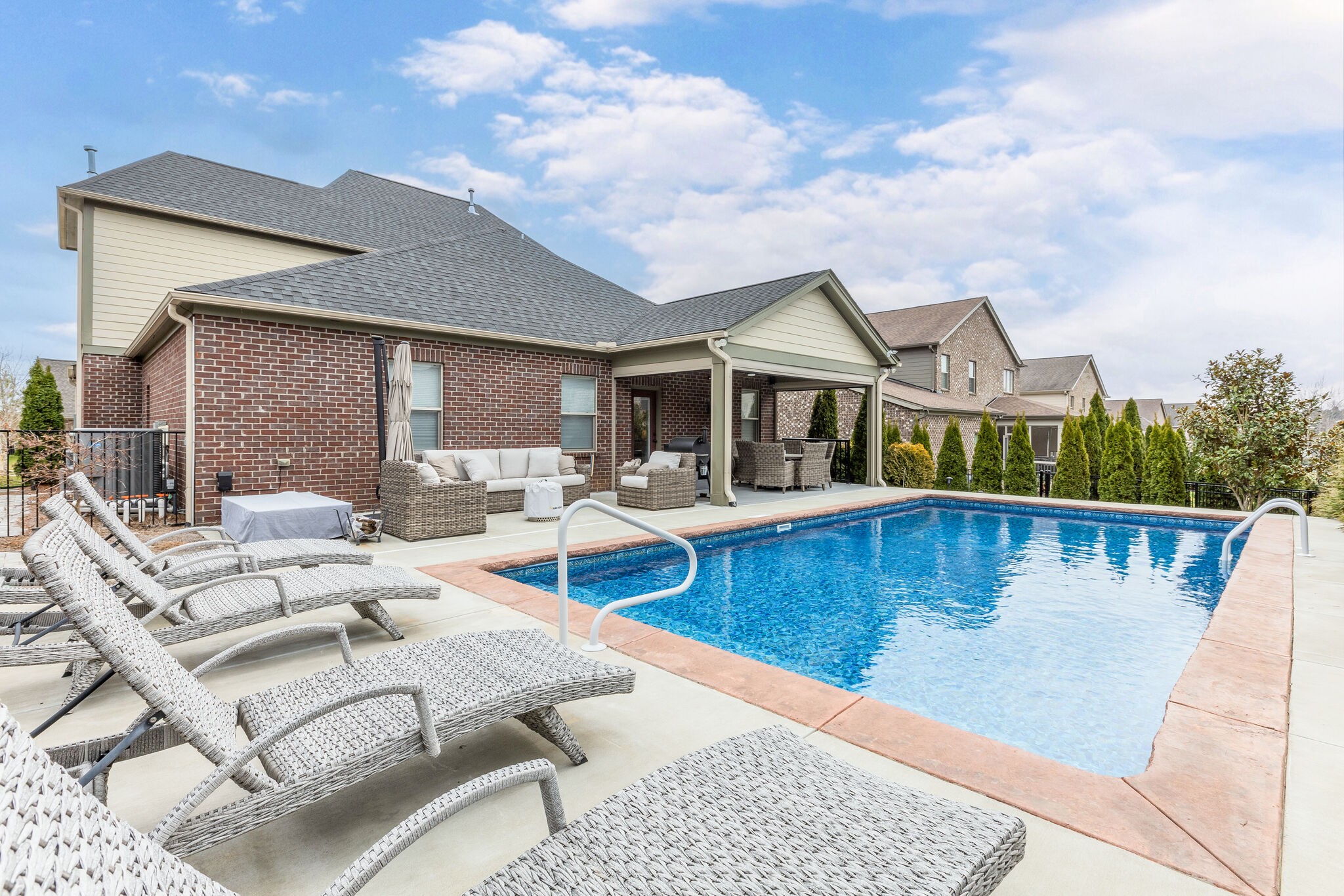 748 Fontwell Ln