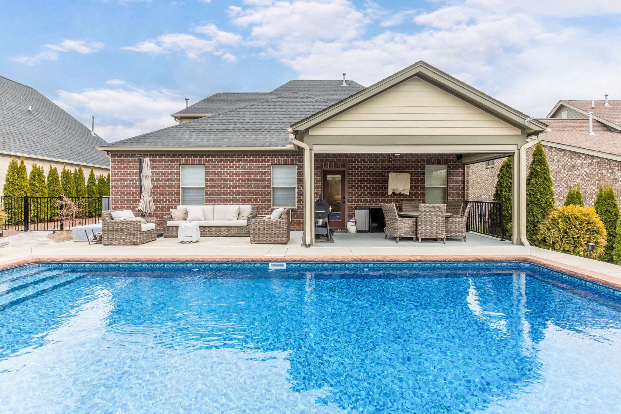 748 Fontwell Ln