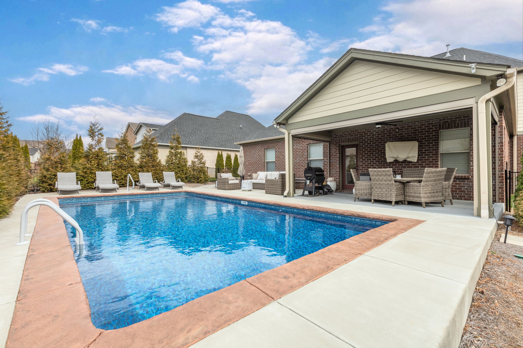 748 Fontwell Ln