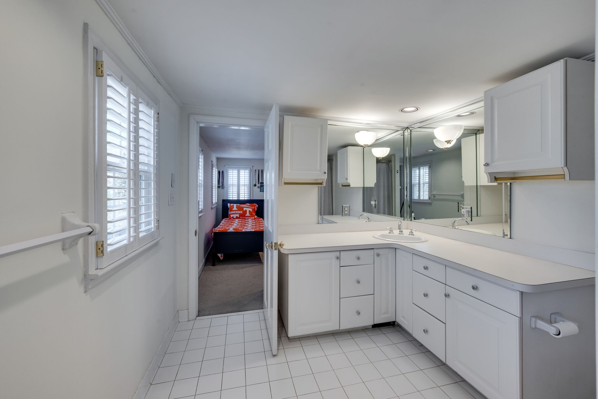 703 Clearview Dr