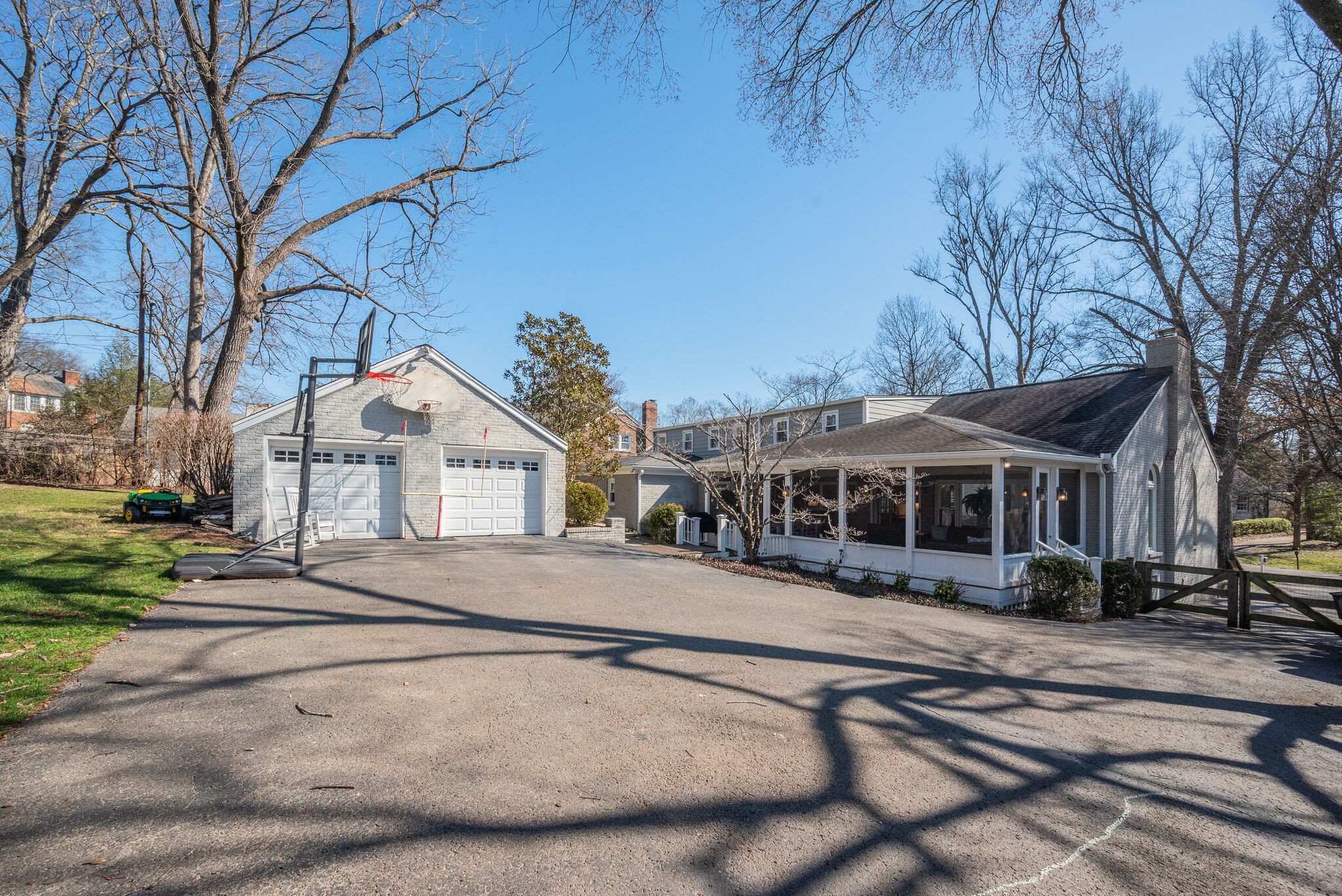 703 Clearview Dr