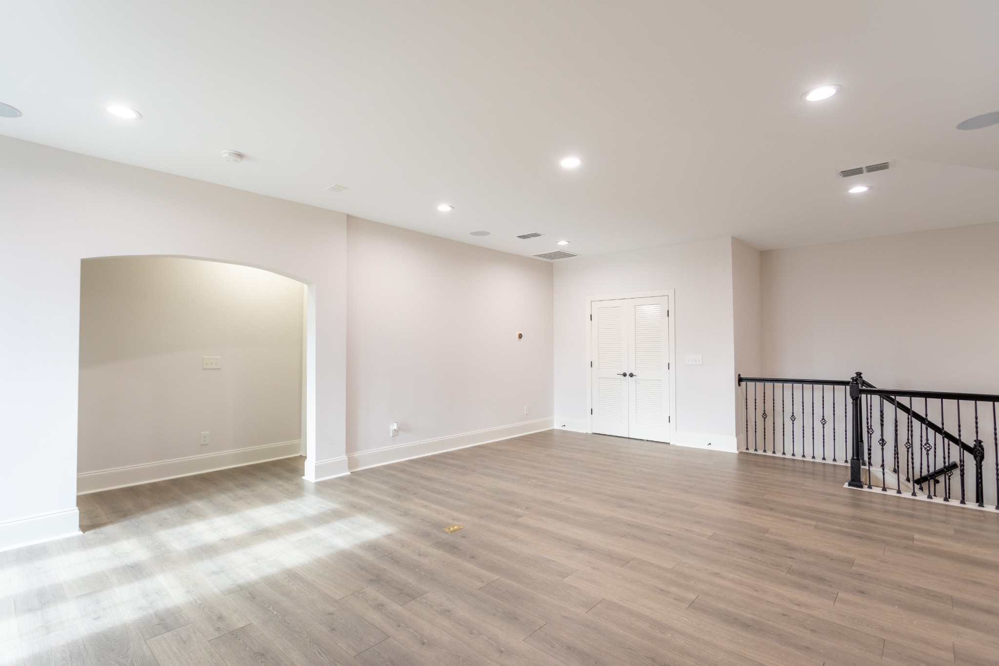 9798 Glenmore Ln