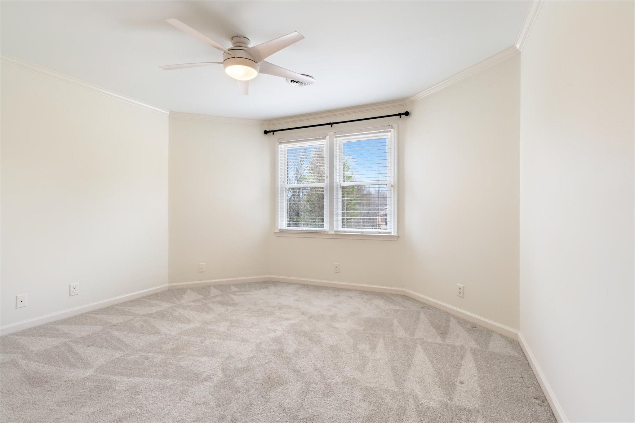 9540 Secretariat Ln