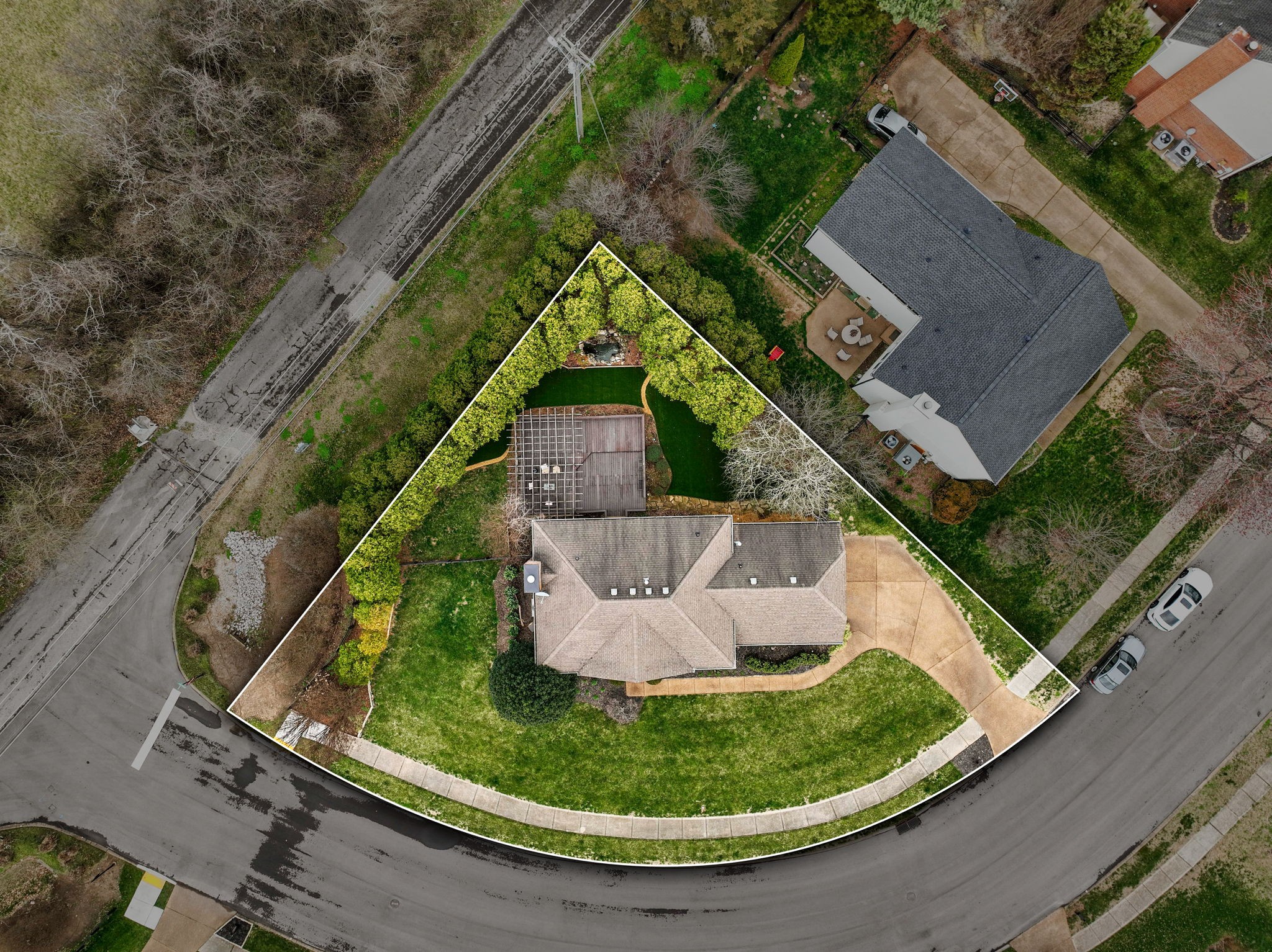 648 Gleneagle Ln