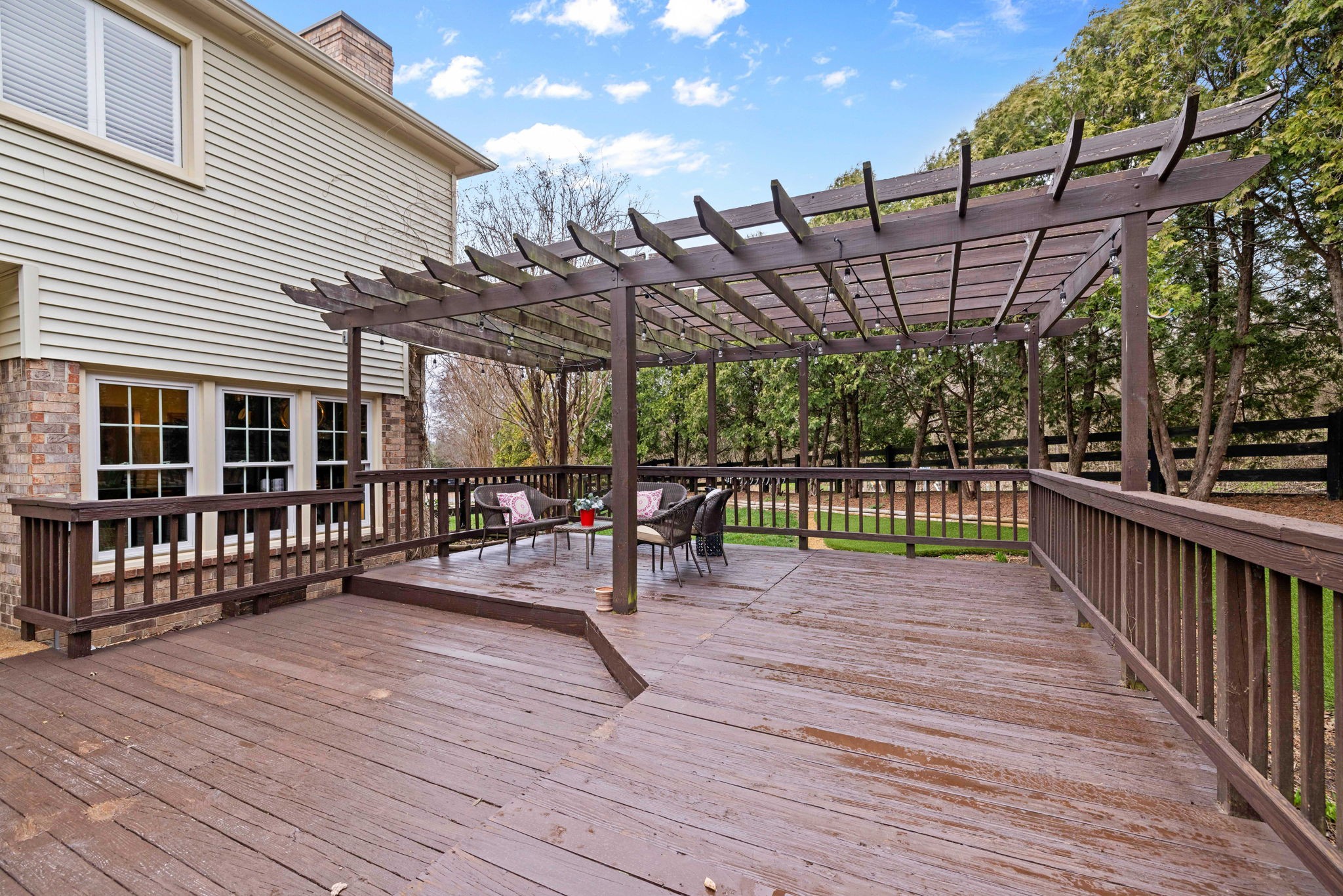 648 Gleneagle Ln