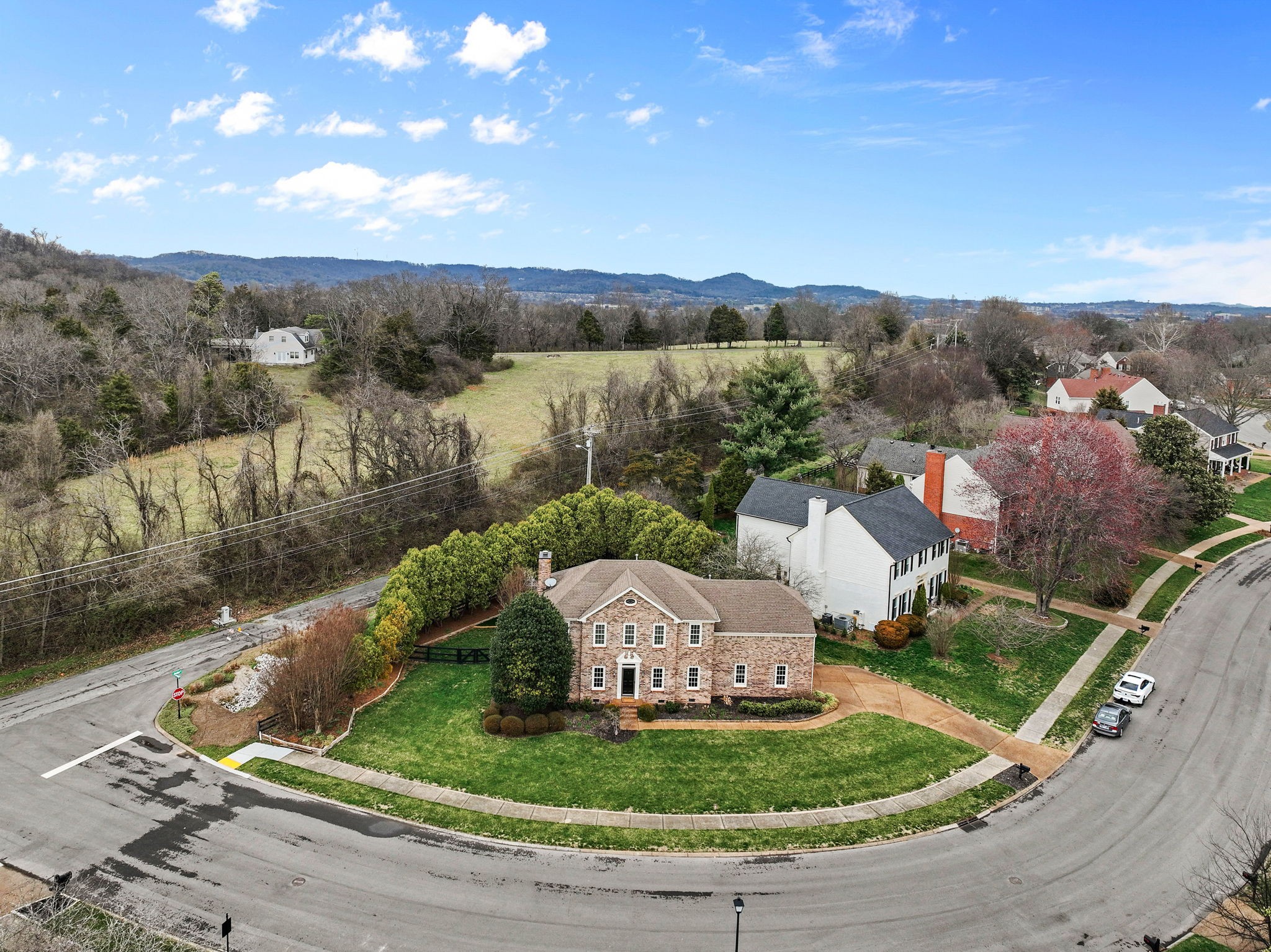 648 Gleneagle Ln