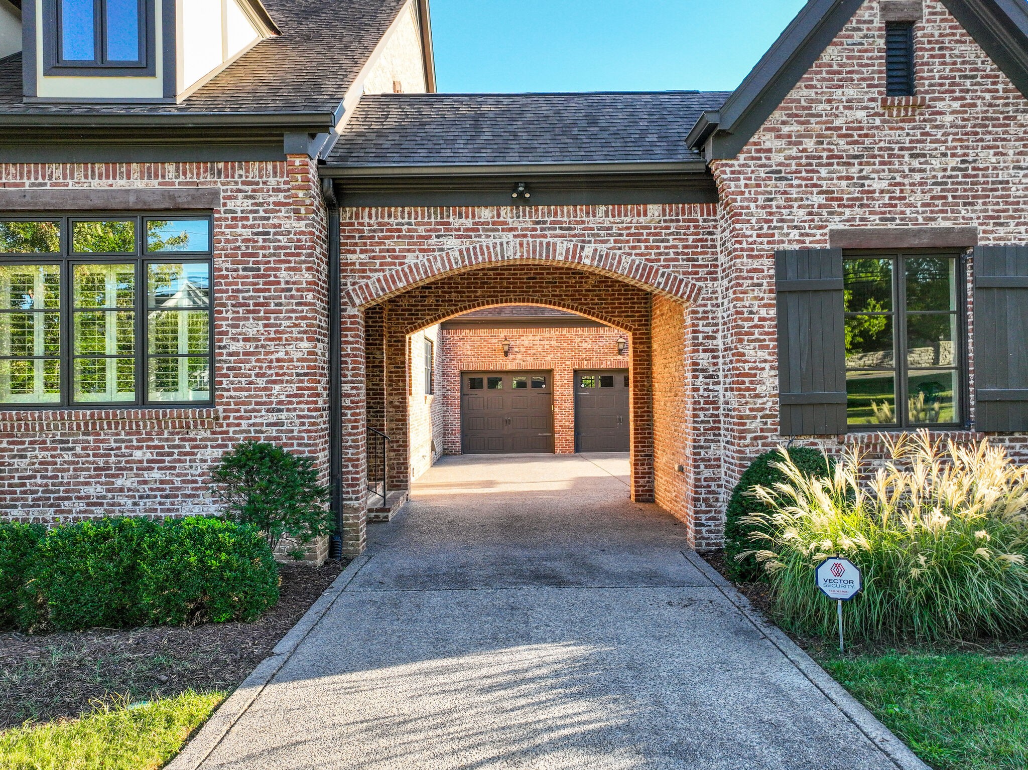 2209 Hobbs Rd
