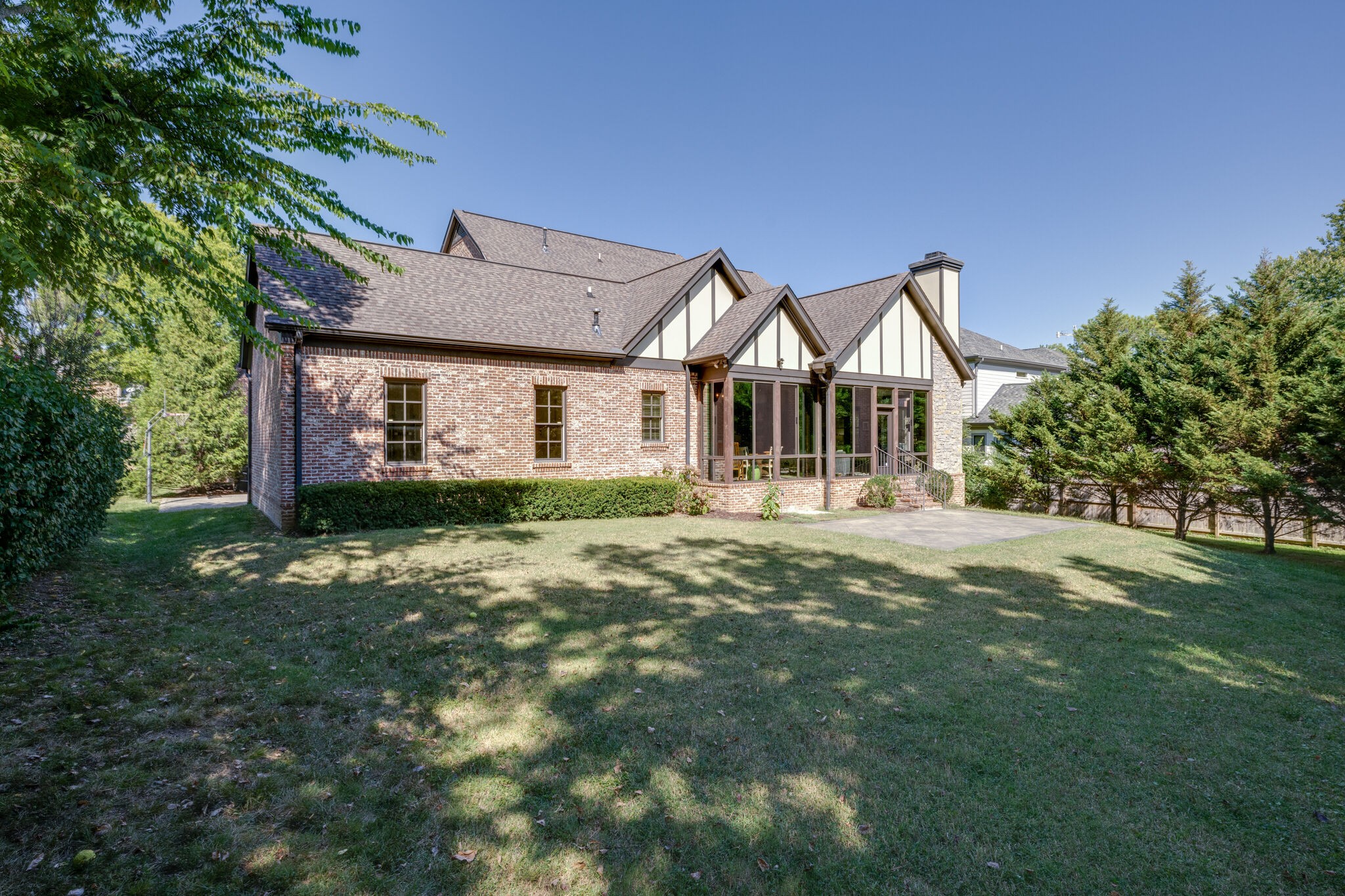 2209 Hobbs Rd