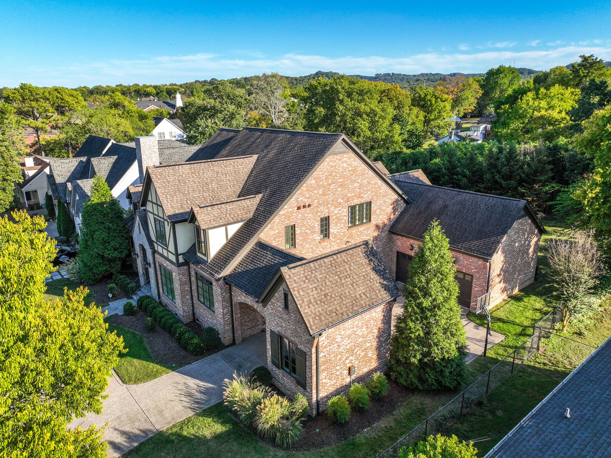 2209 Hobbs Rd