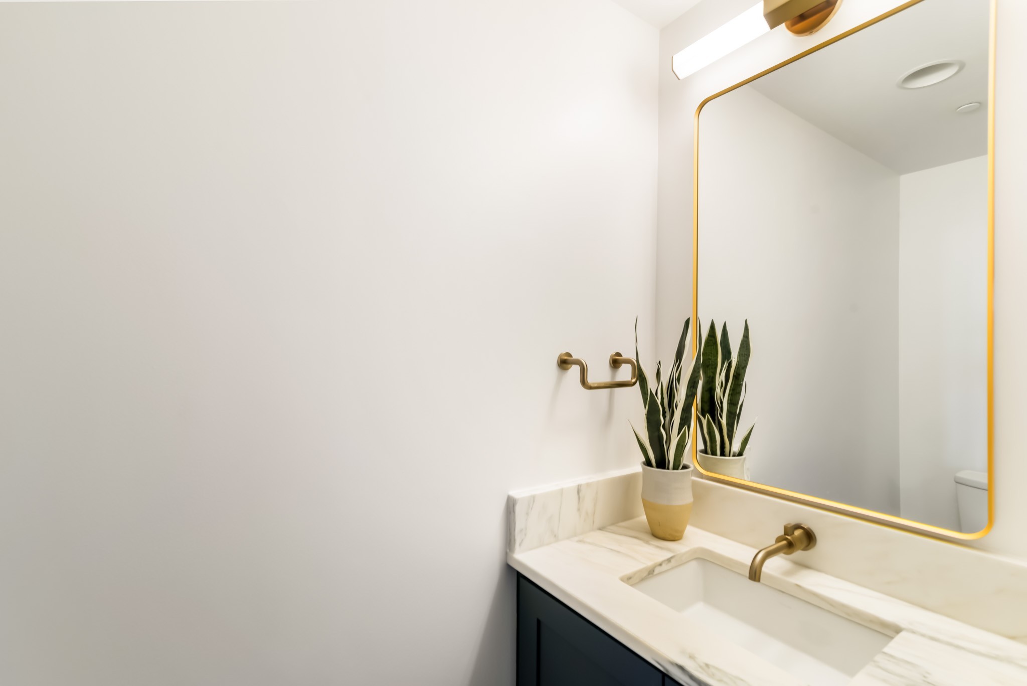 1616 West End Ave Unit: 2107