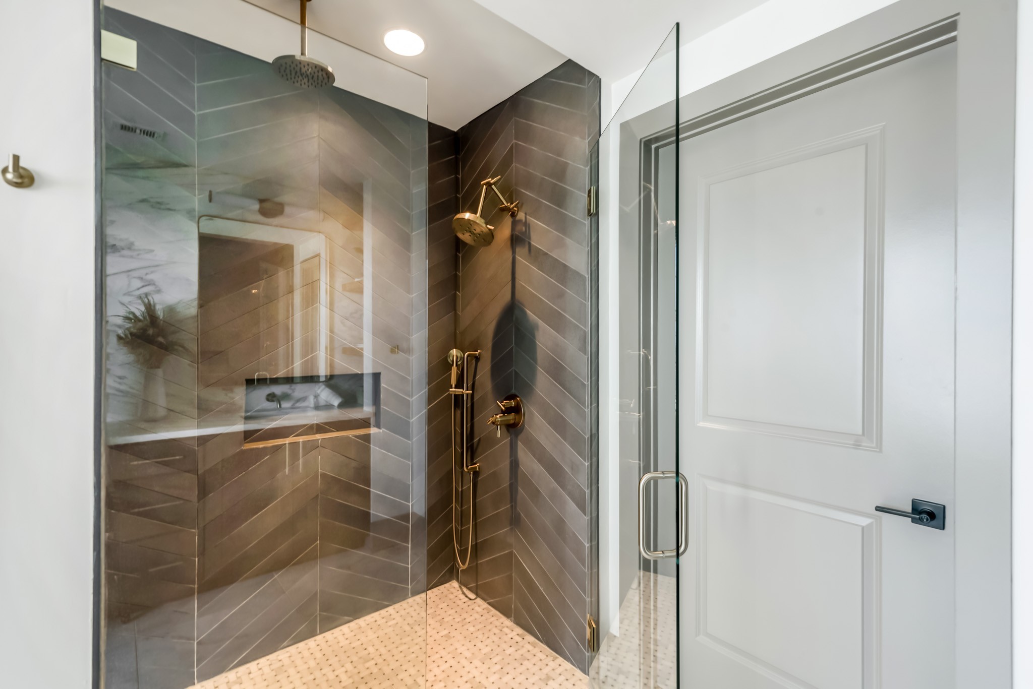 1616 West End Ave Unit: 2107