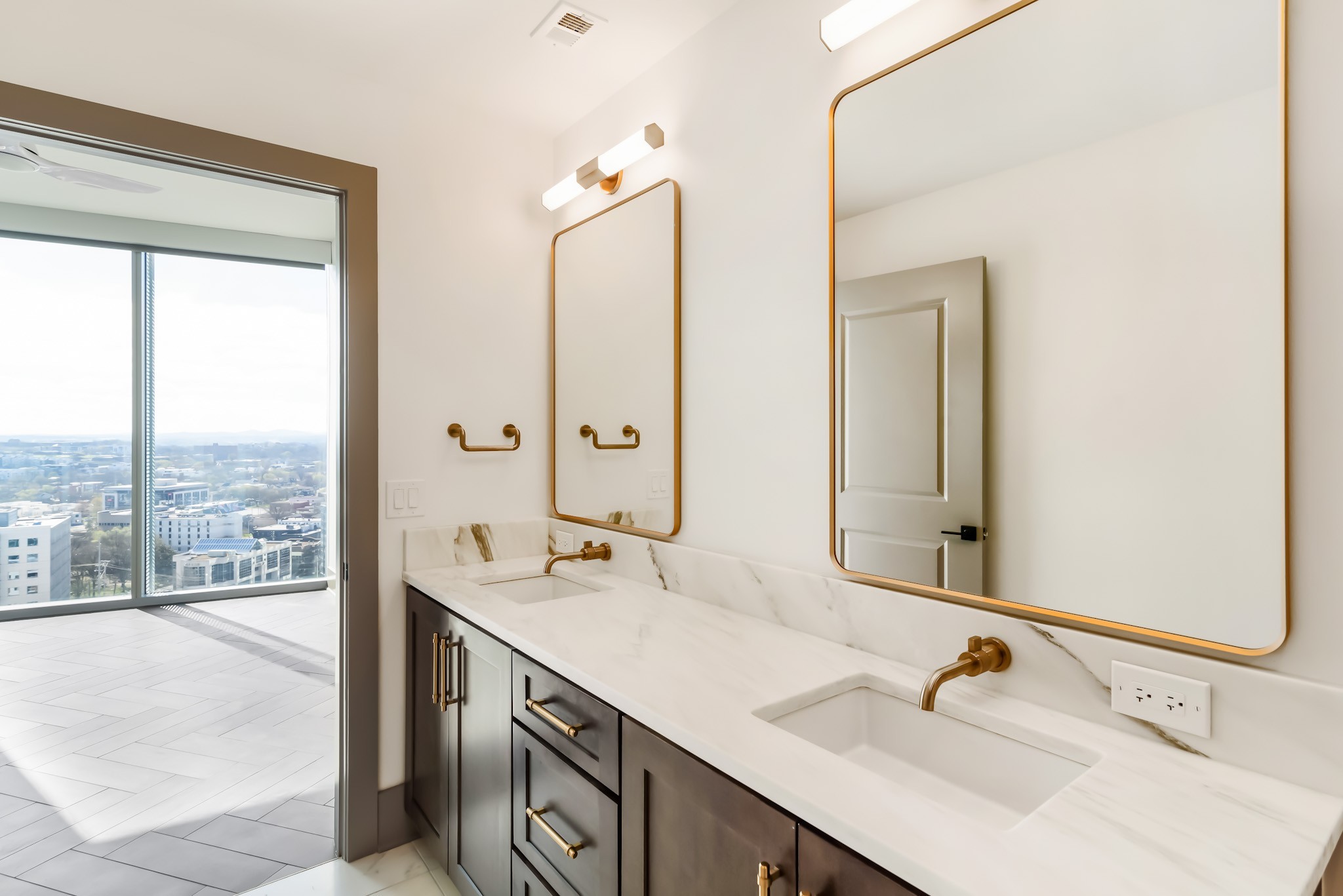 1616 West End Ave Unit: 2107