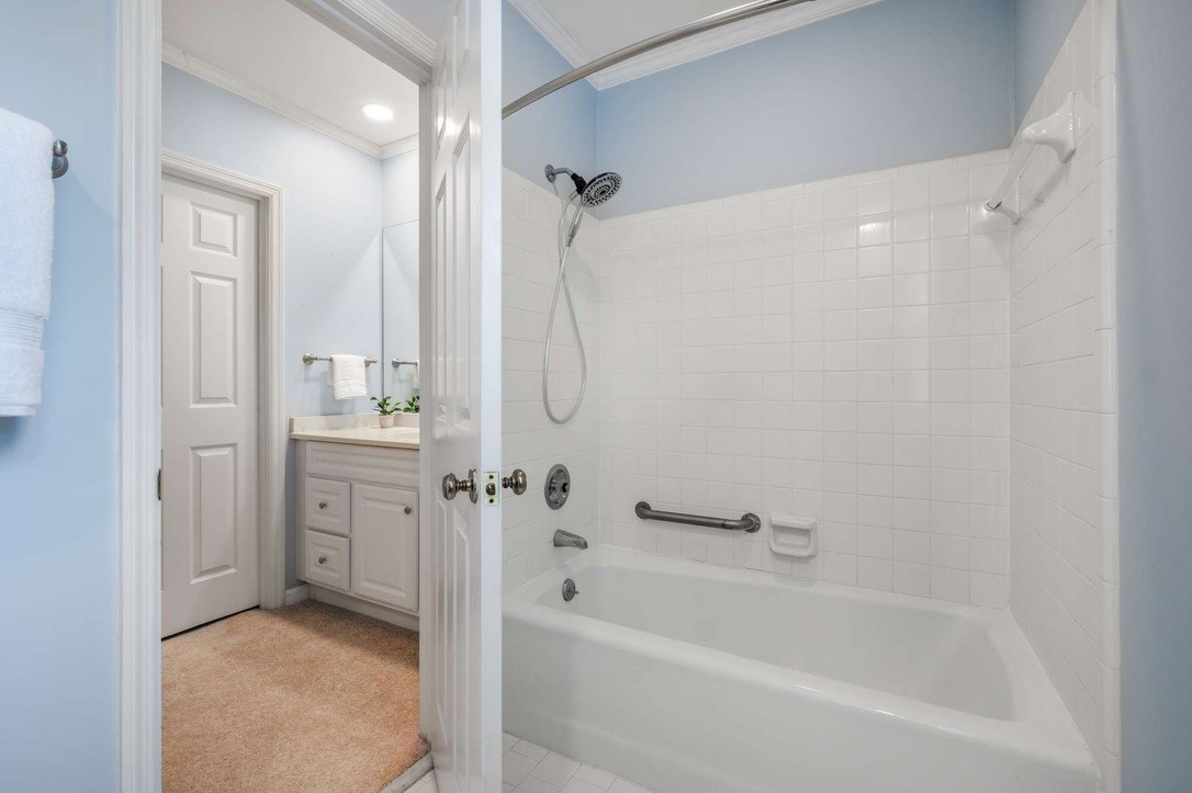4400 Belmont Park Ter Unit: 240