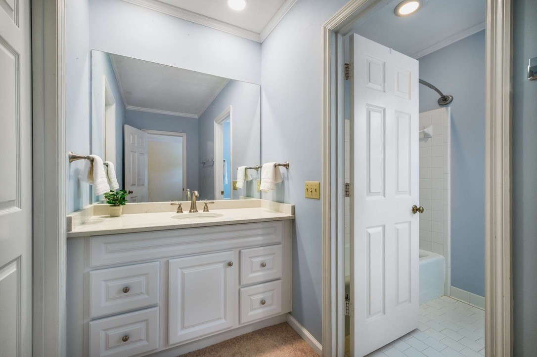 4400 Belmont Park Ter Unit: 240