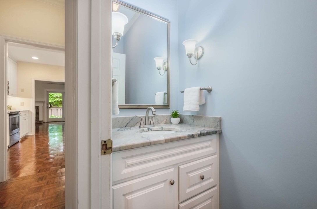 4400 Belmont Park Ter Unit: 240