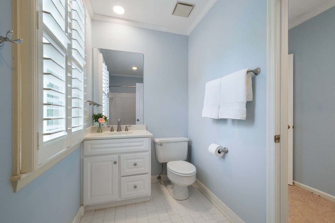 4400 Belmont Park Ter Unit: 240