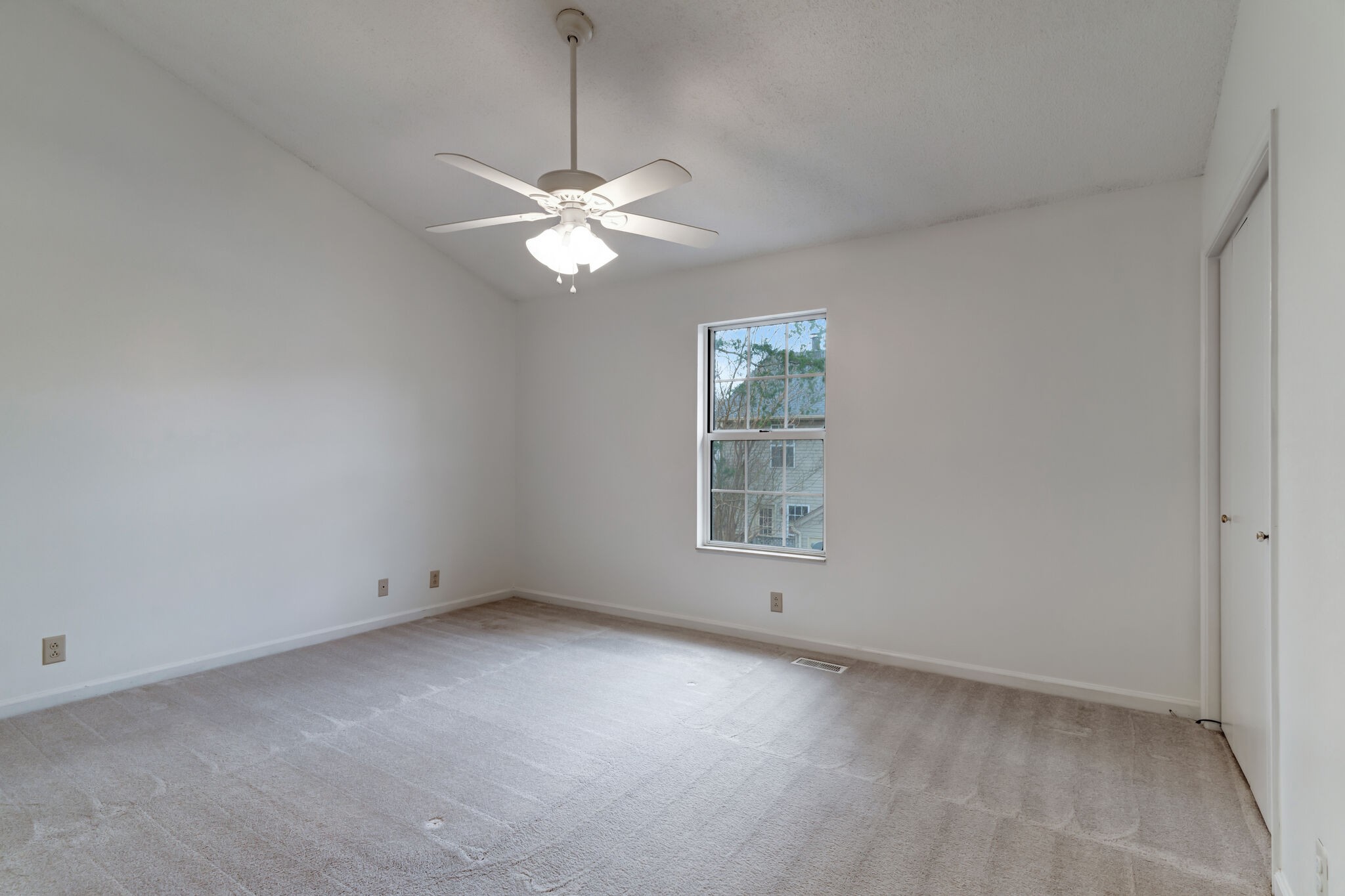 110 Champney Ct