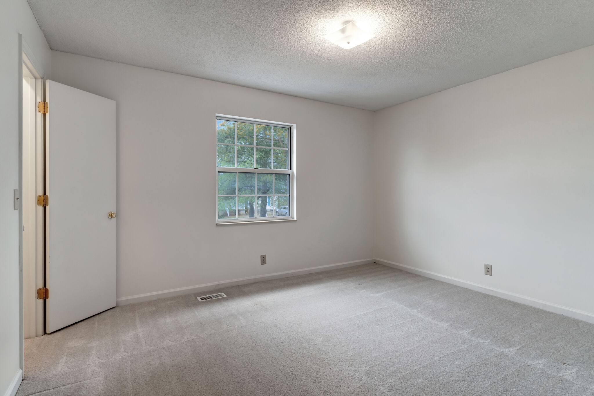 110 Champney Ct