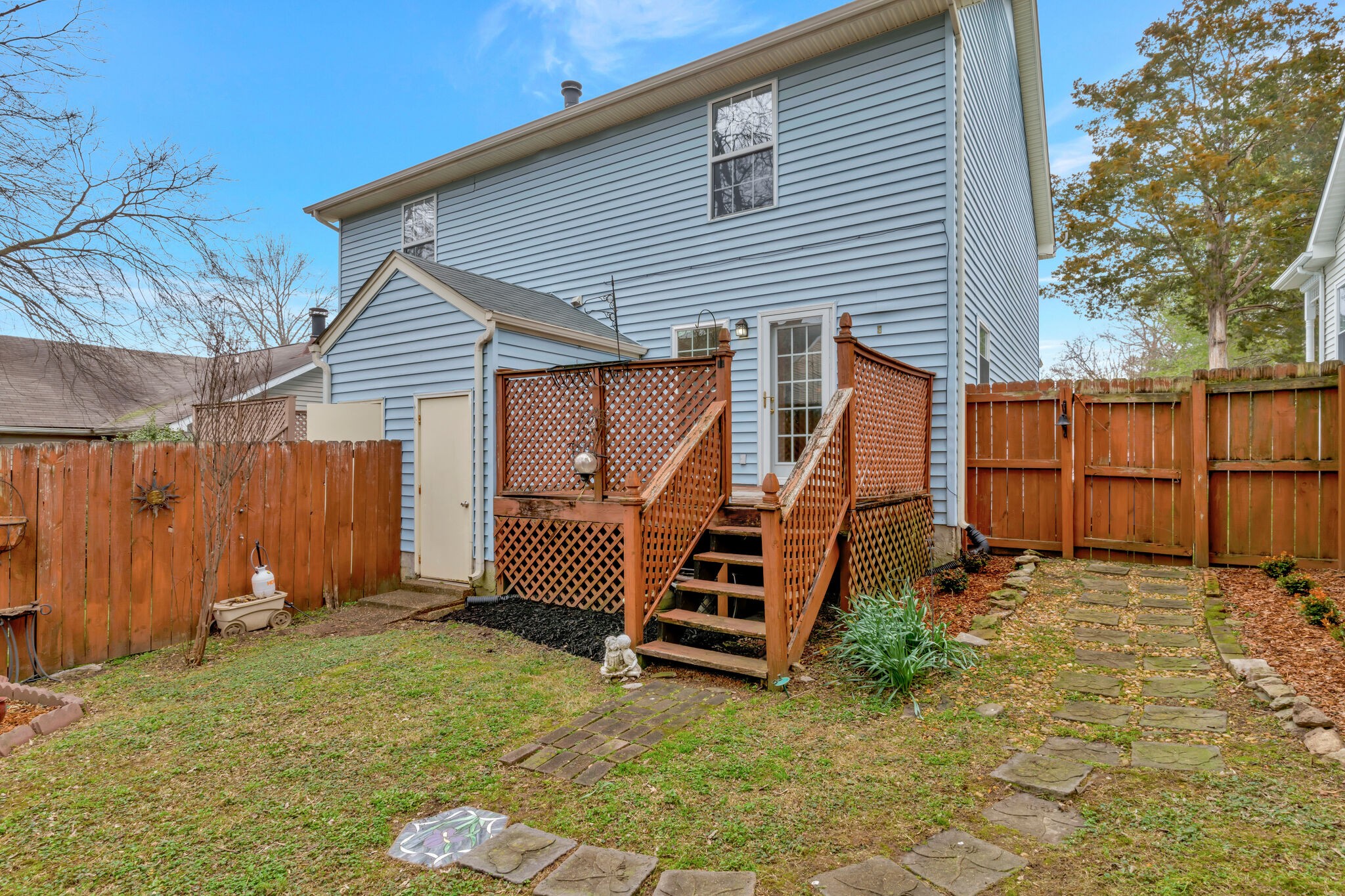 110 Champney Ct