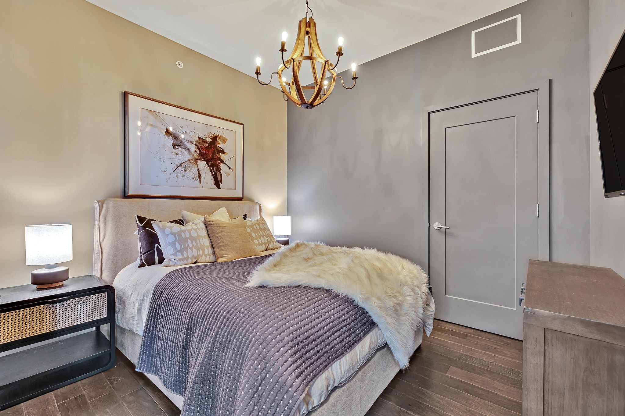 1212 Laurel St Unit: 1704