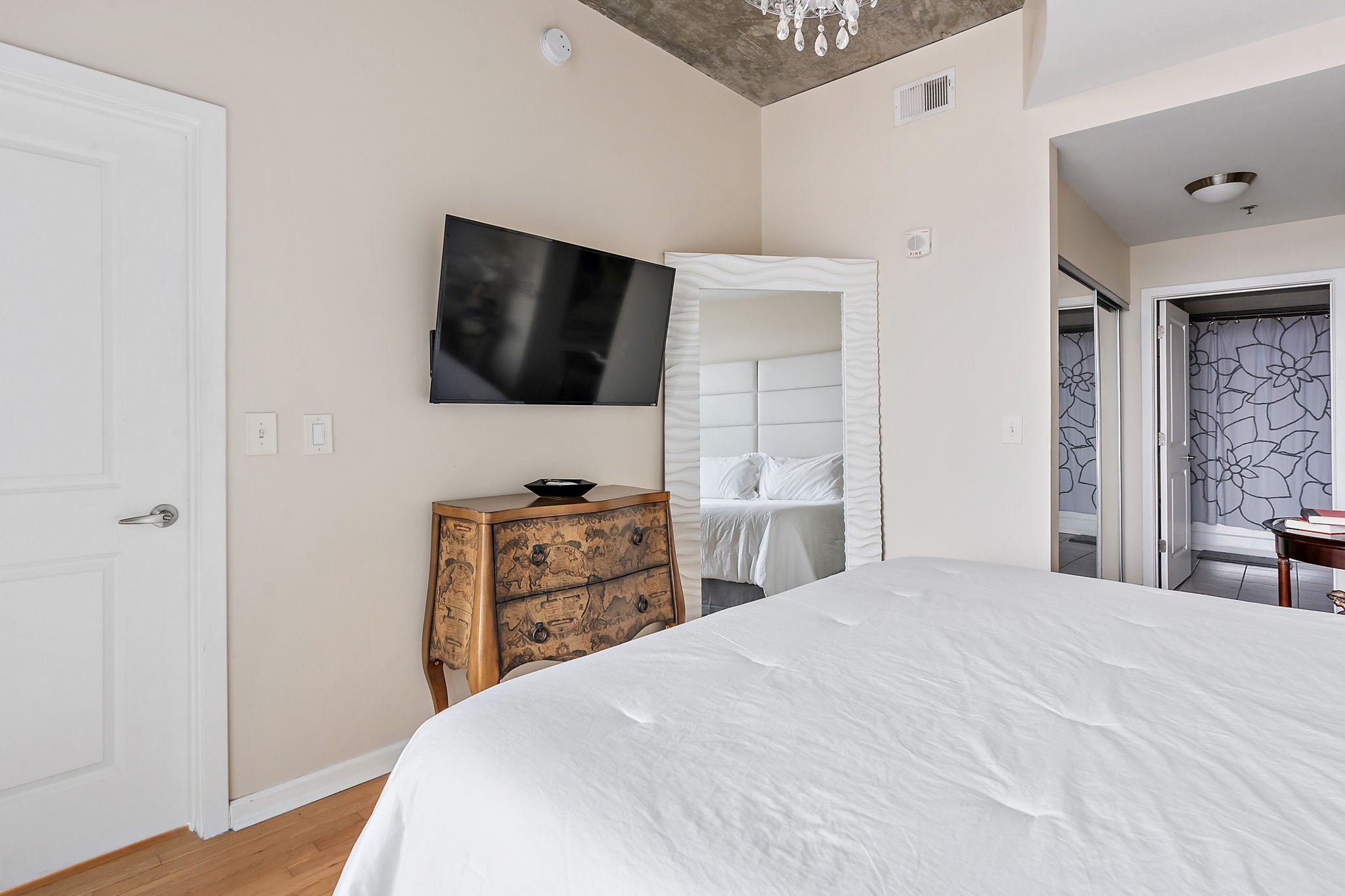 415 Church St Unit: 2513