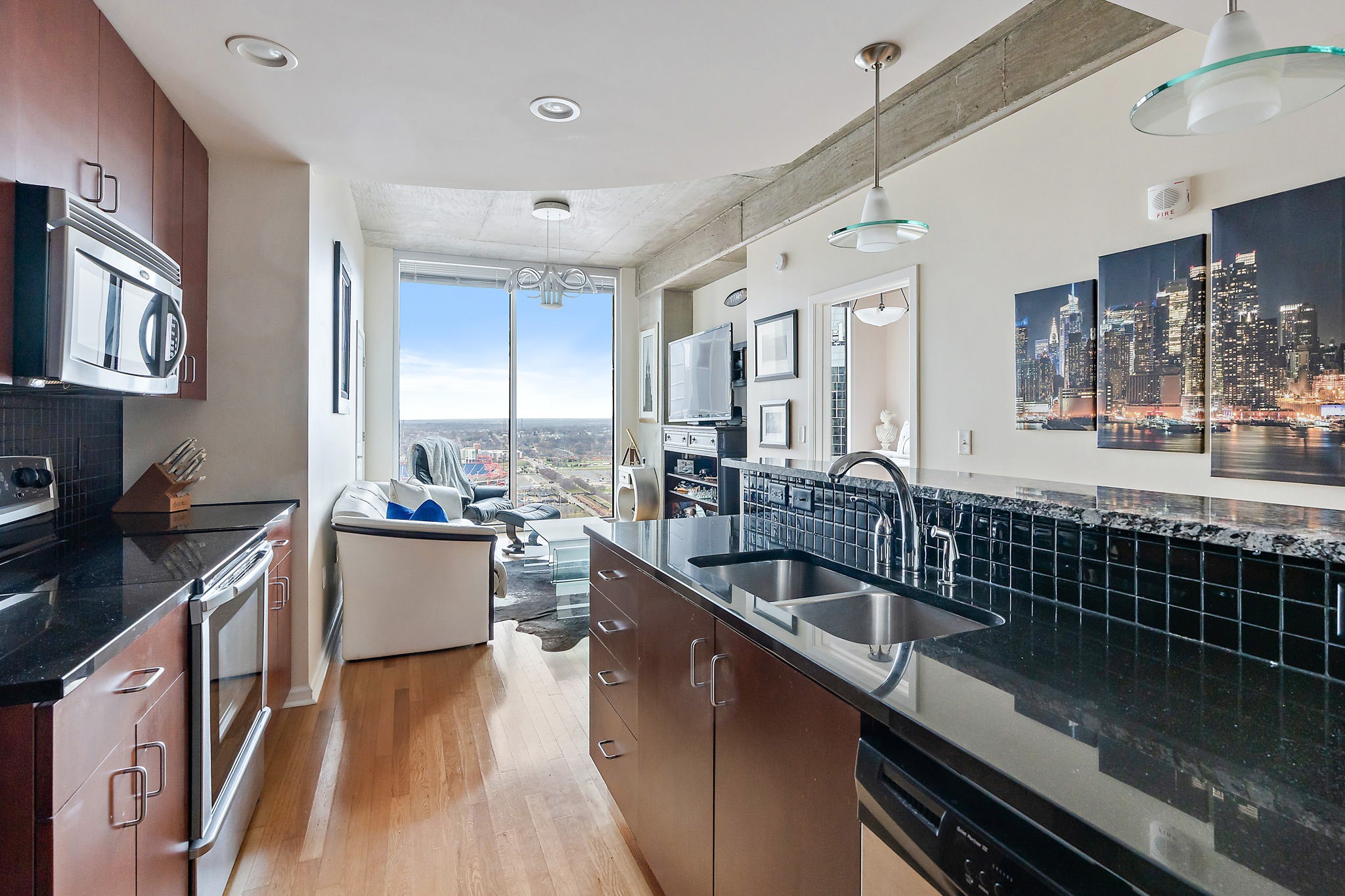 415 Church St Unit: 2513