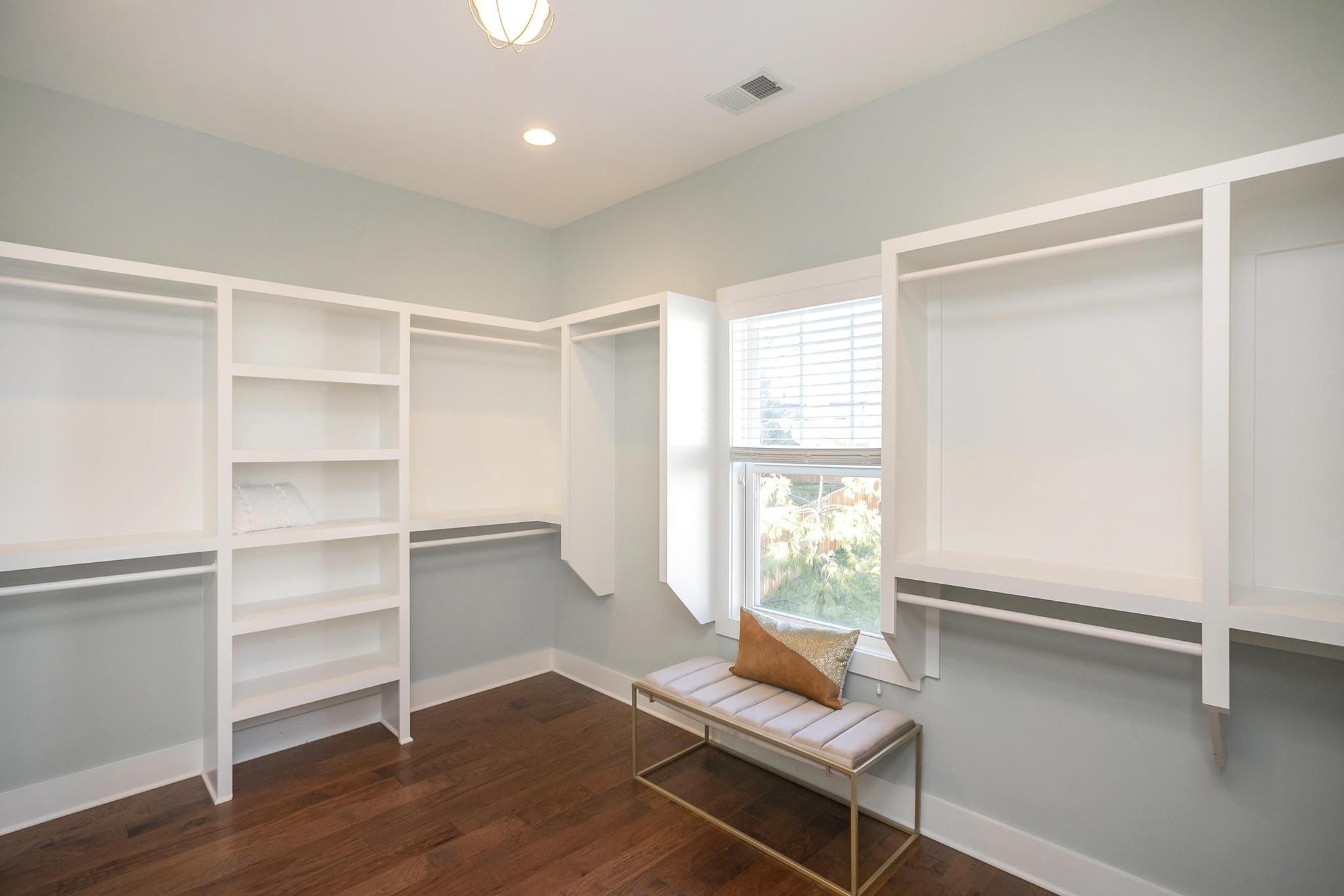 1609 Electric Ave