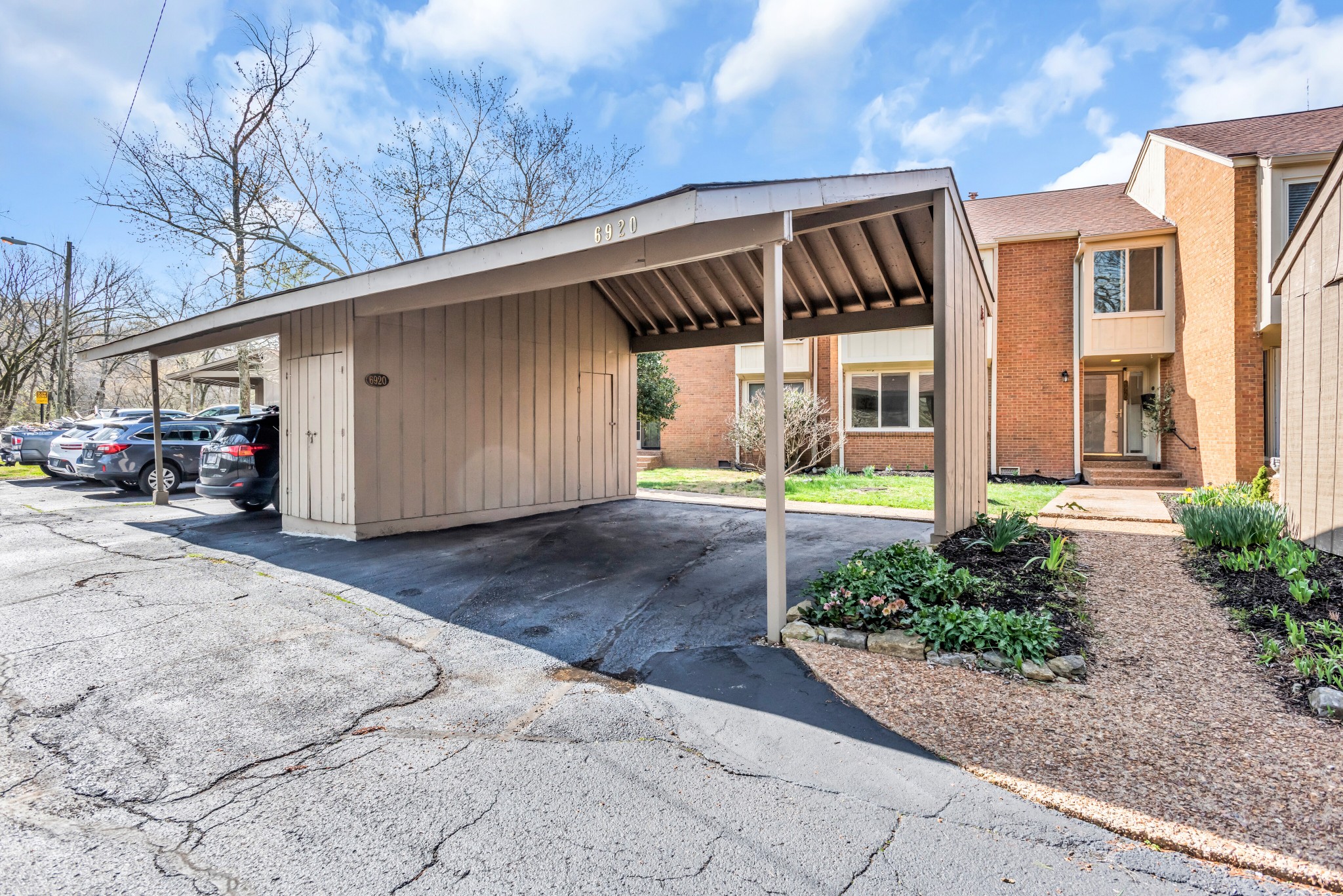 6920 Highland Park Dr