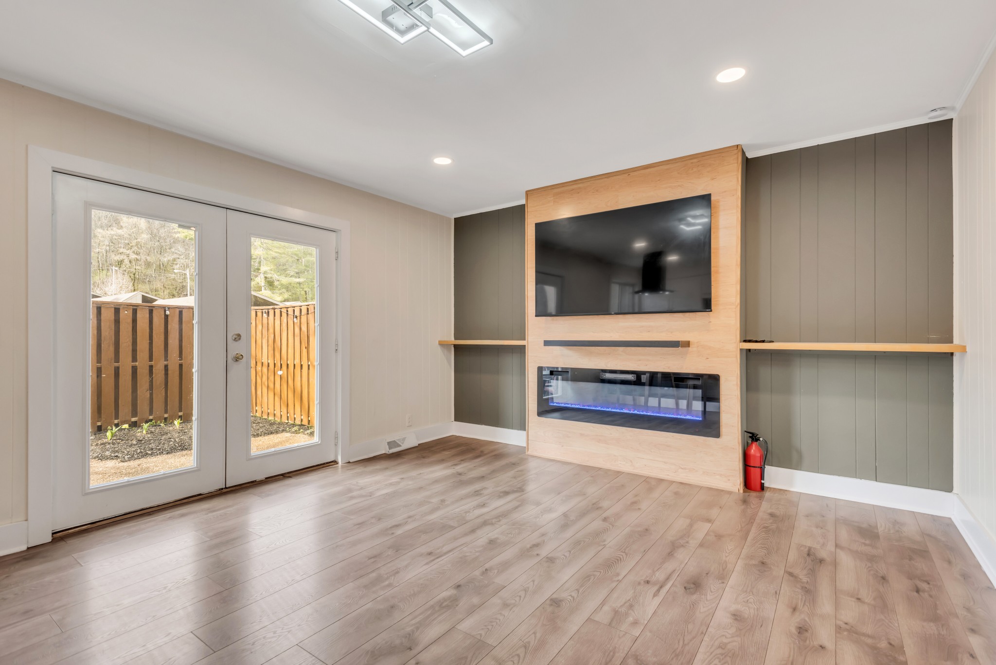 6920 Highland Park Dr