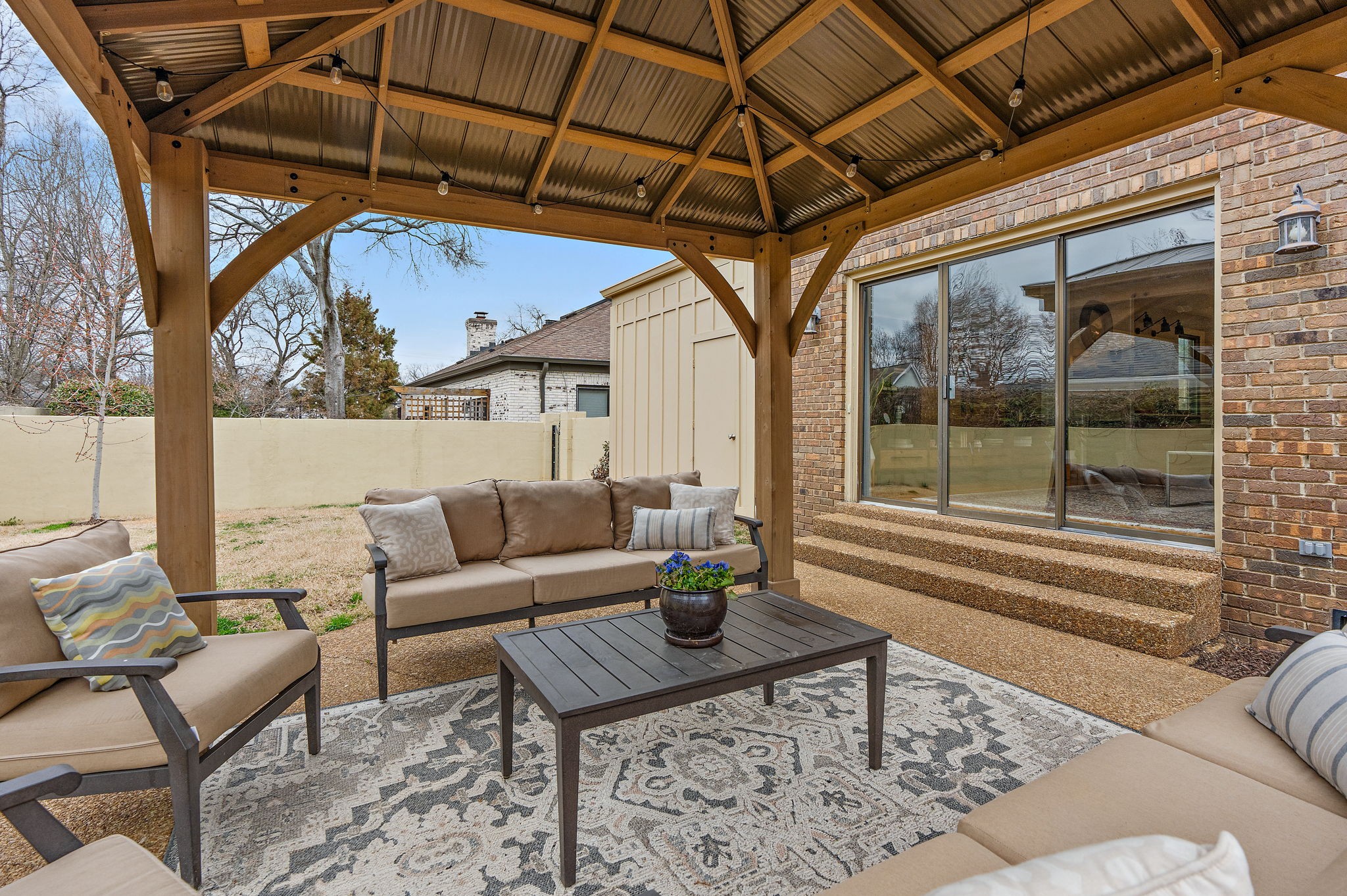 15 Redbud Dr