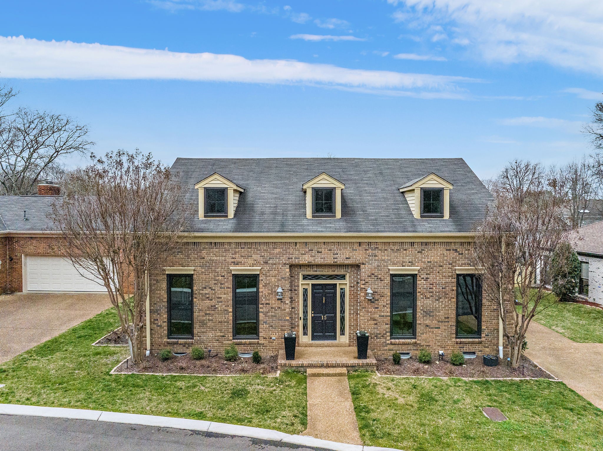 15 Redbud Dr