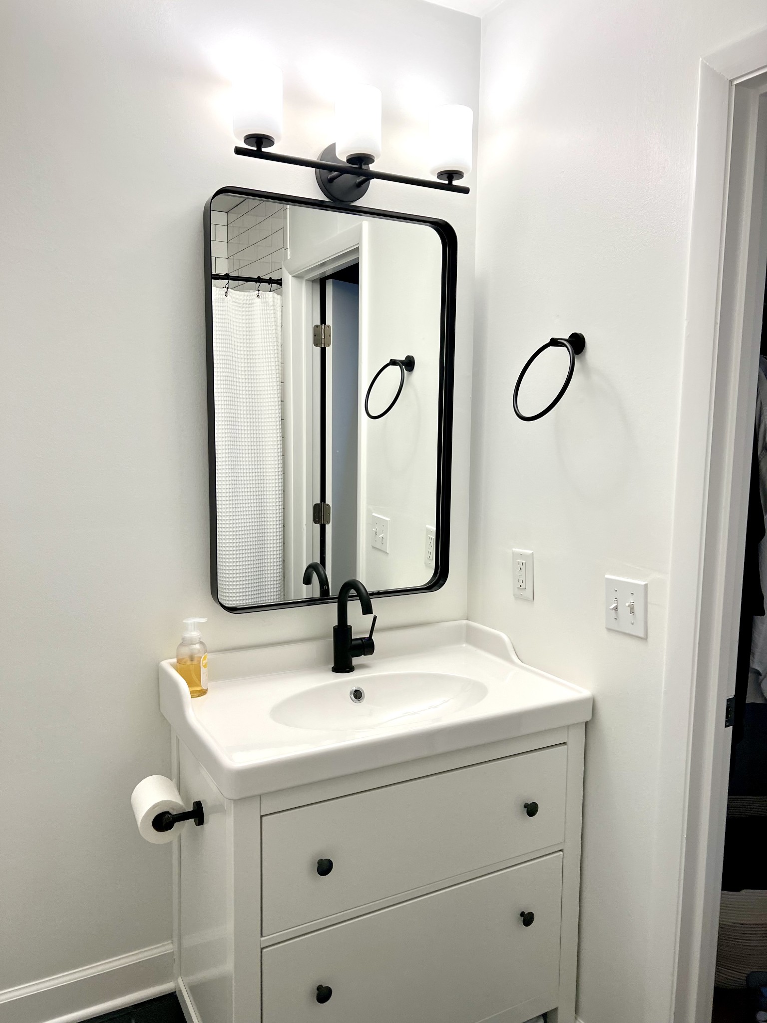 2097 Graybar Ln Unit: C1